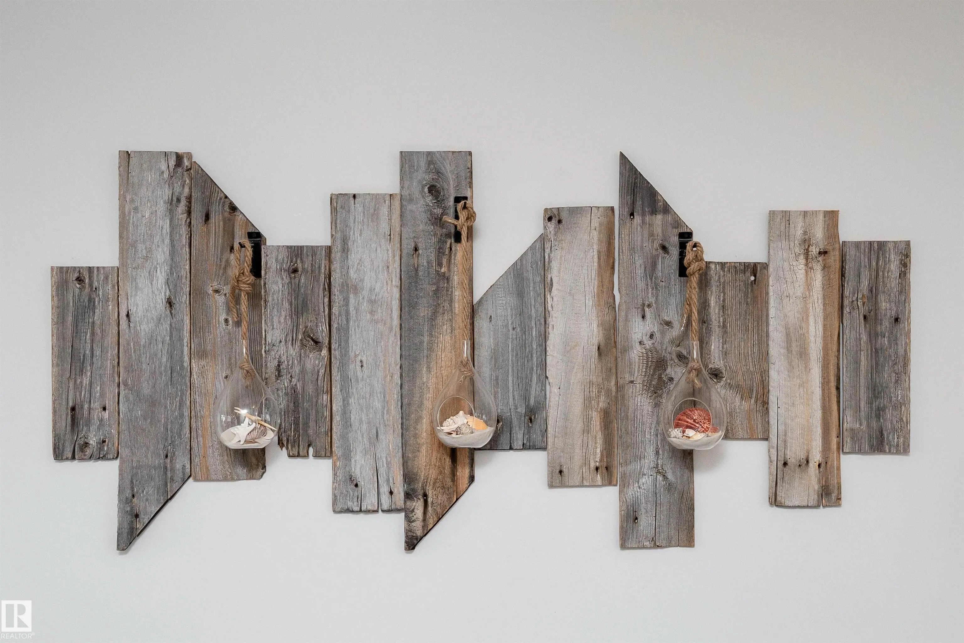 2104 PRICE LANDING Landing