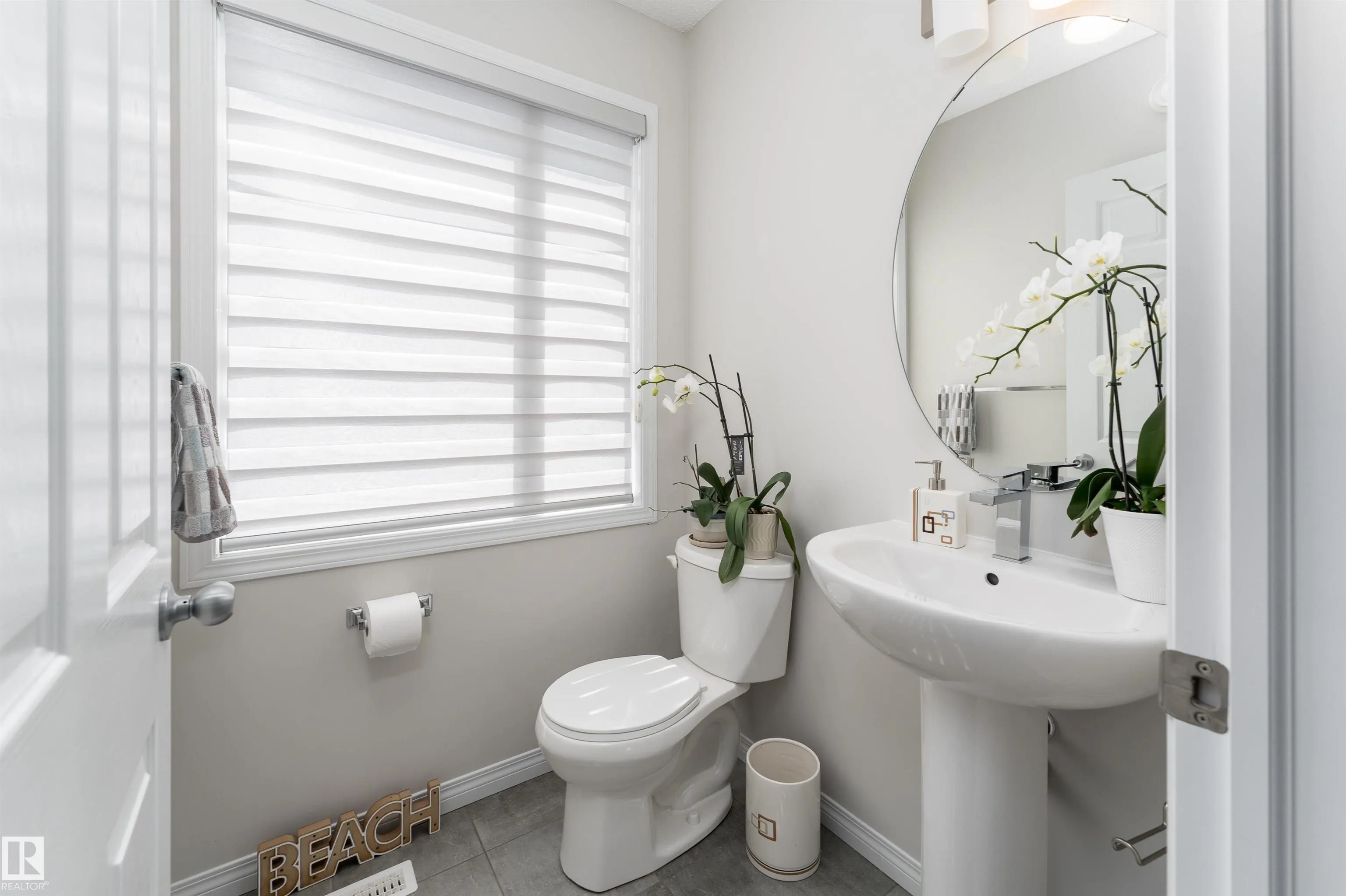 2104 PRICE LANDING Landing