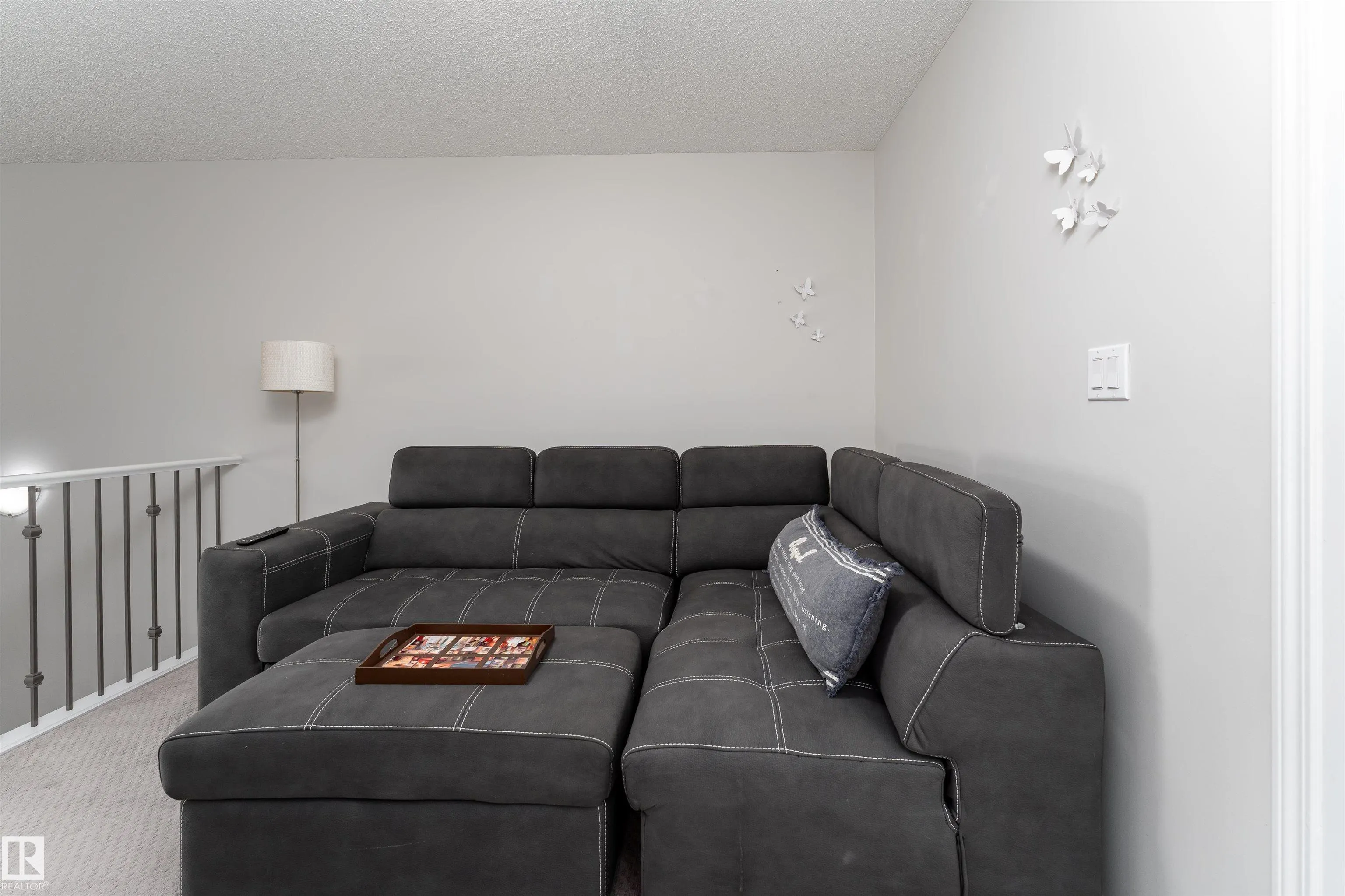 2104 PRICE LANDING Landing