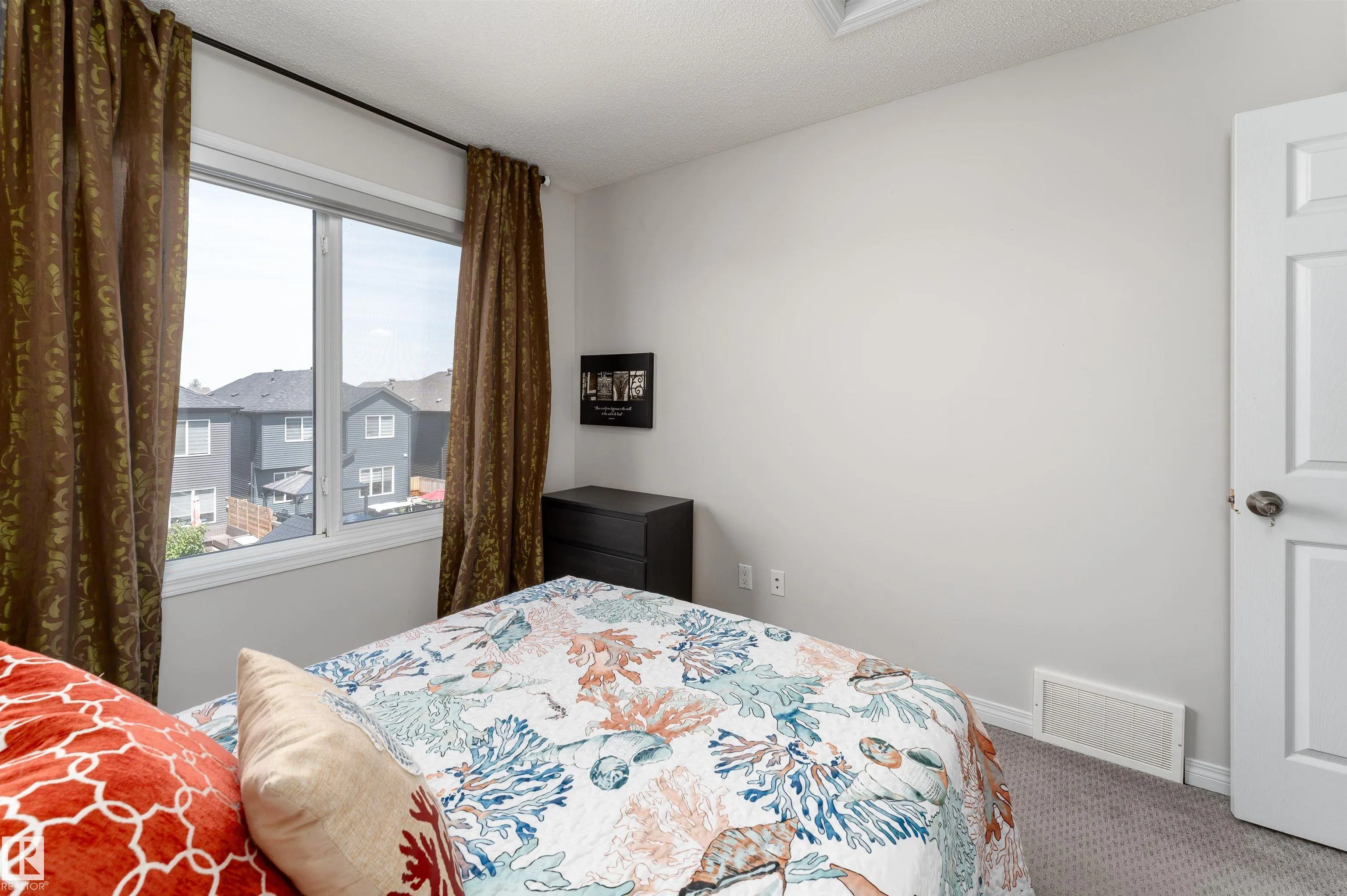 2104 PRICE LANDING Landing