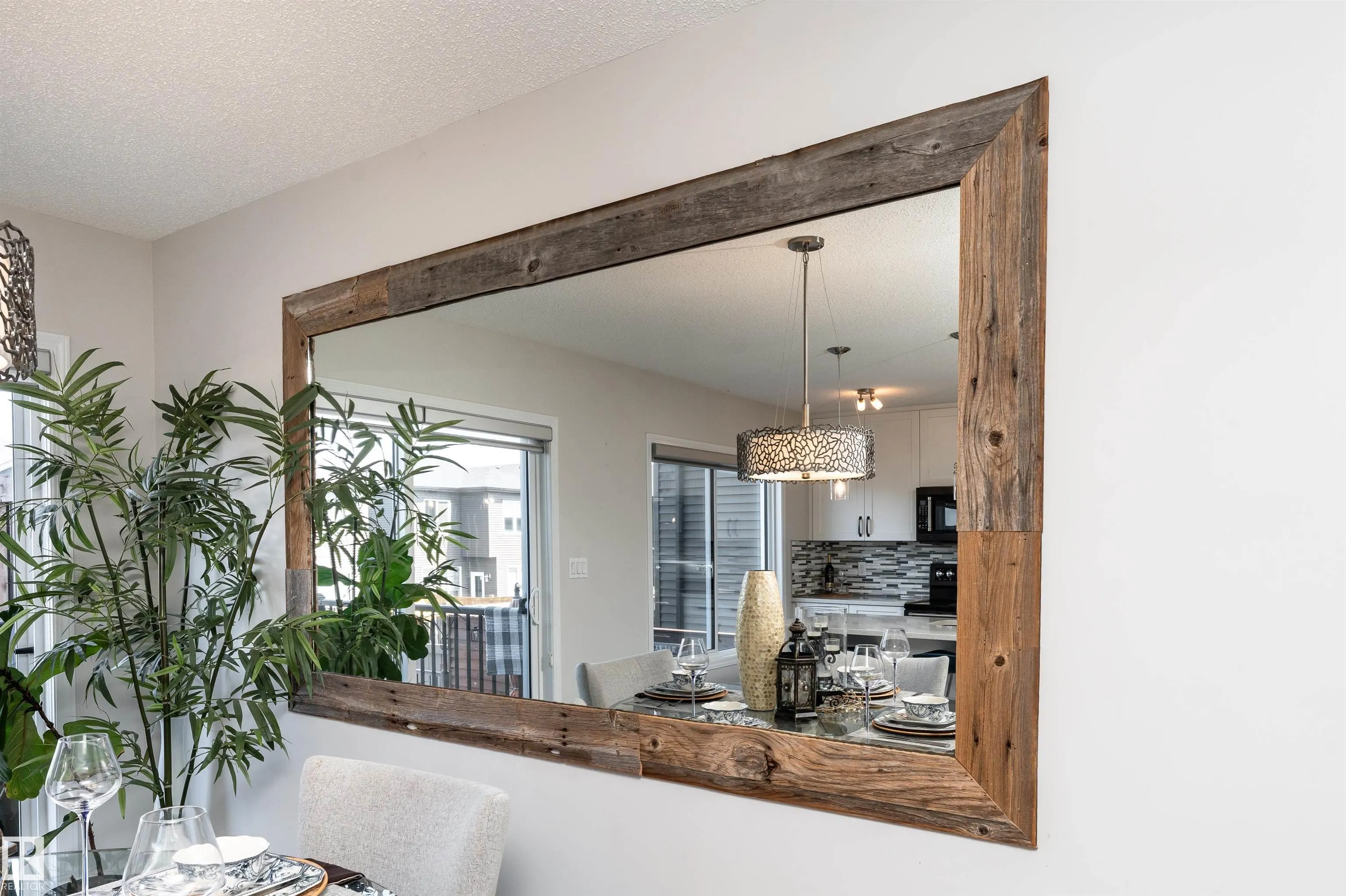 2104 PRICE LANDING Landing