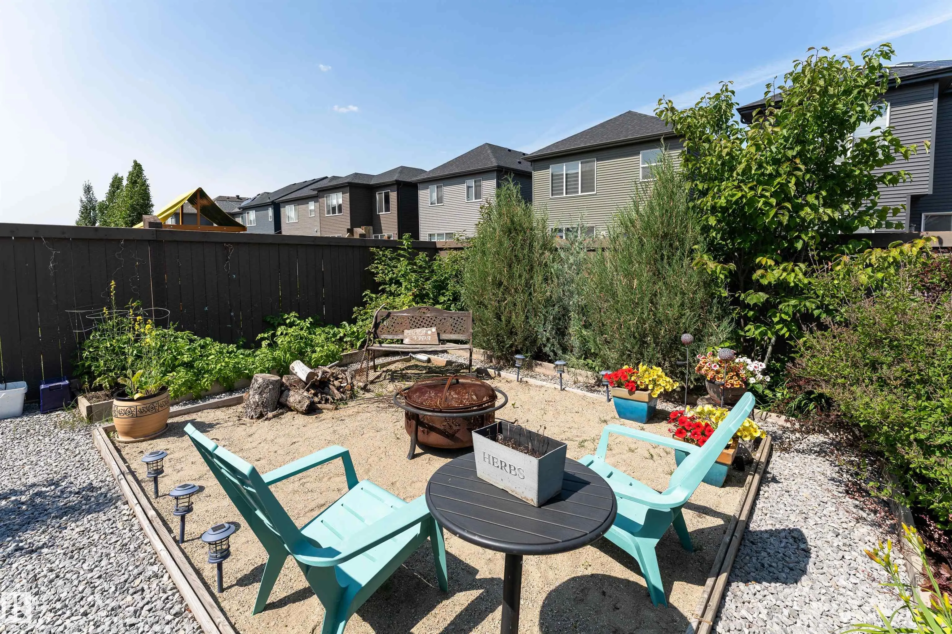 2104 PRICE LANDING Landing