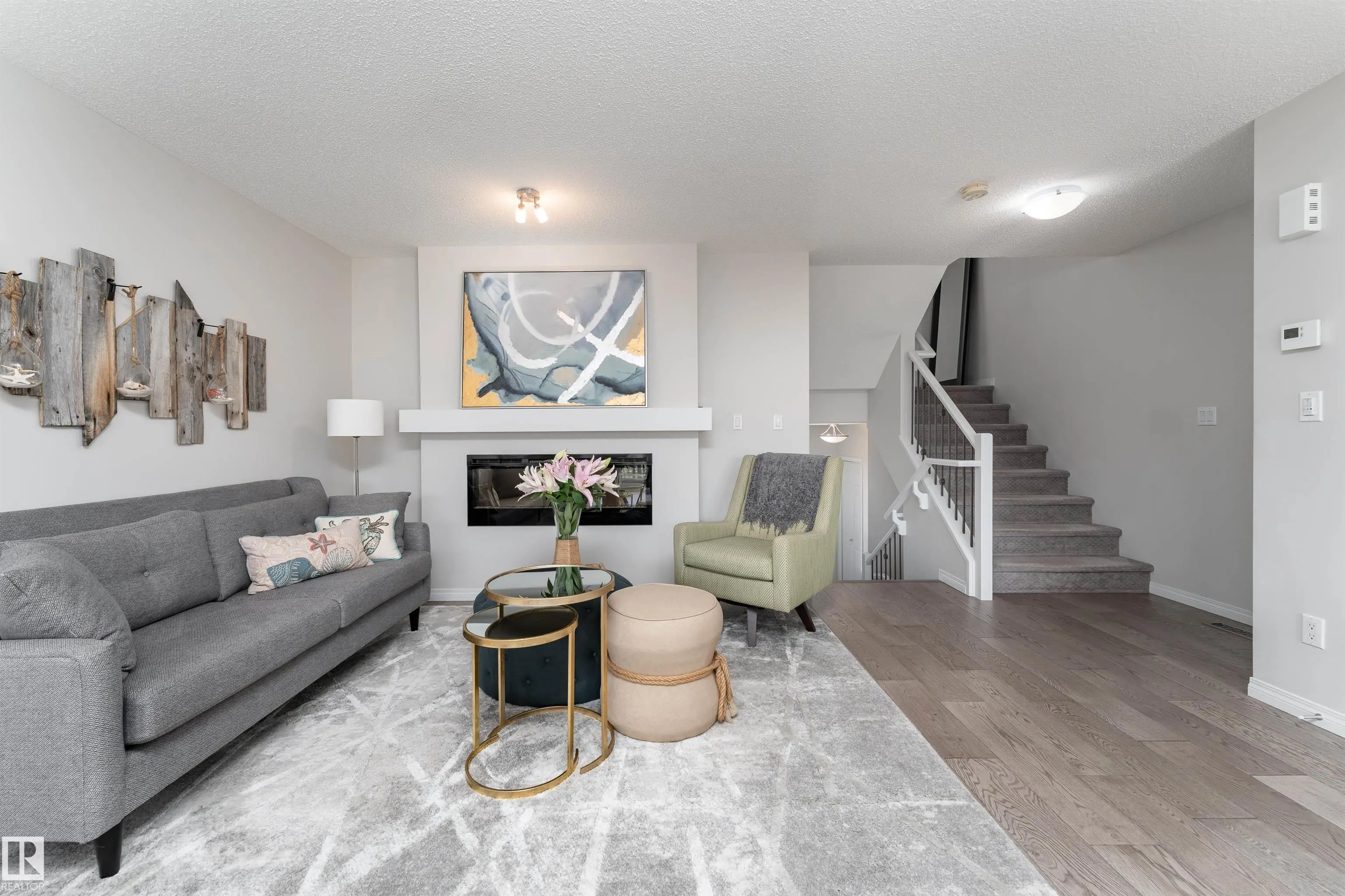 2104 PRICE LANDING Landing