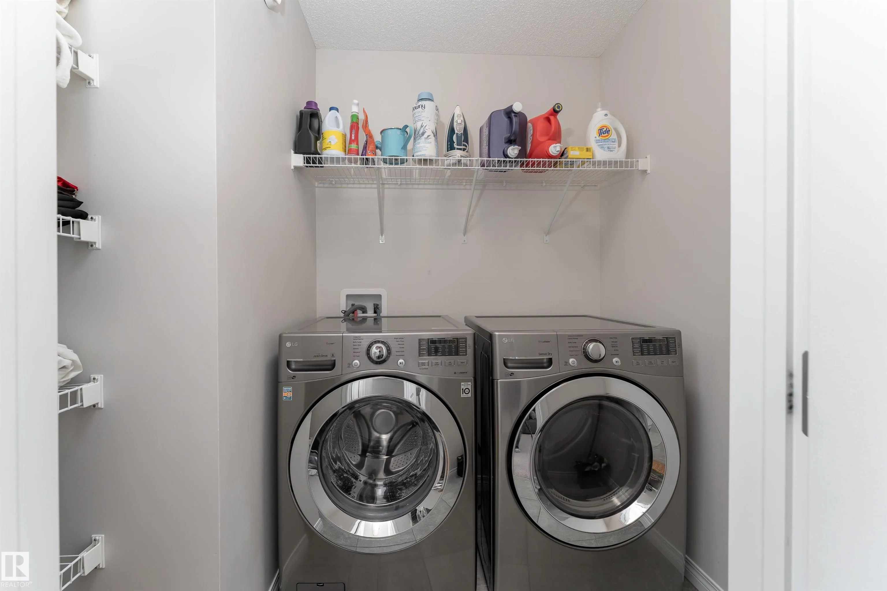 2104 PRICE LANDING Landing