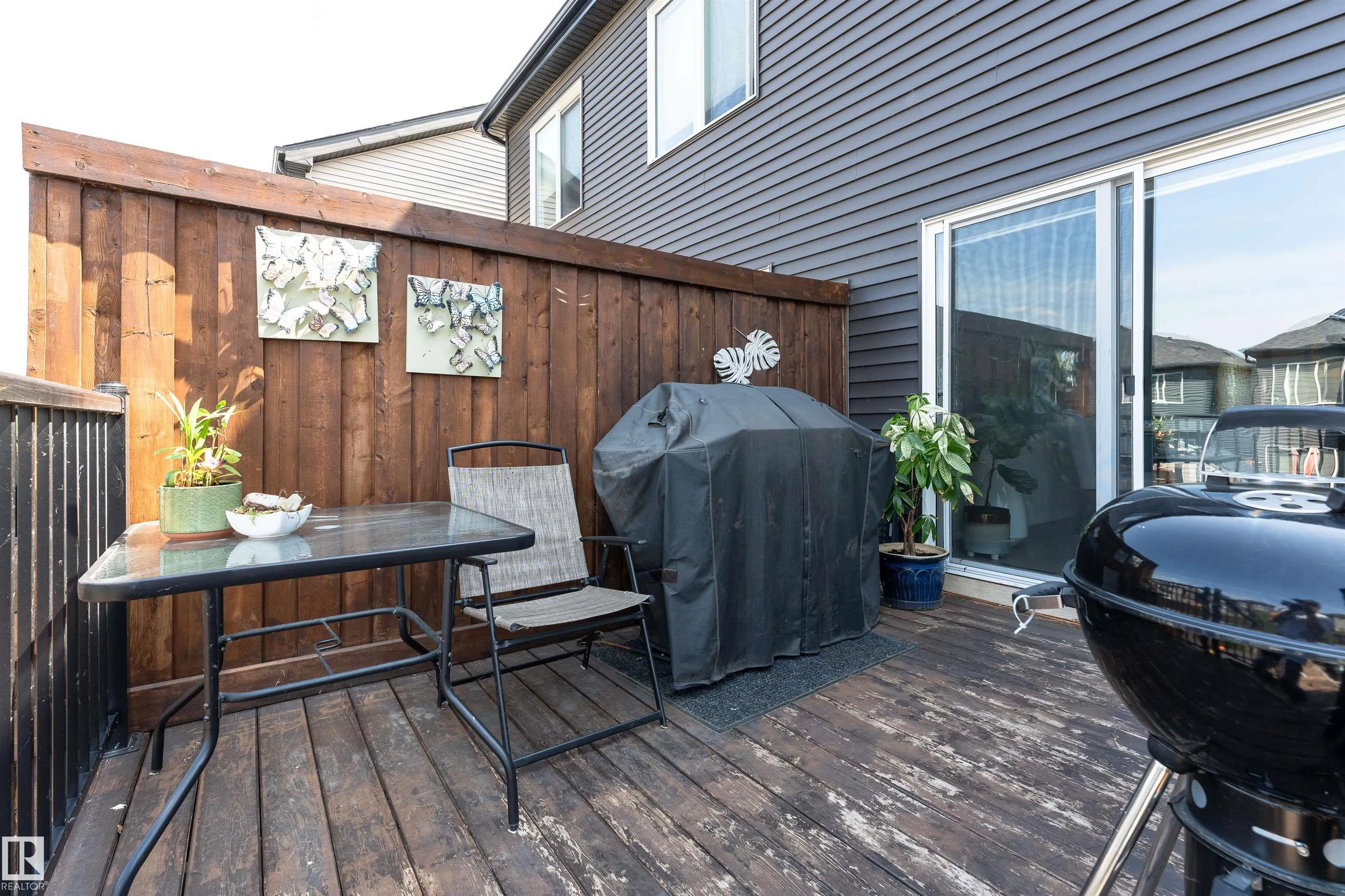 2104 PRICE LANDING Landing