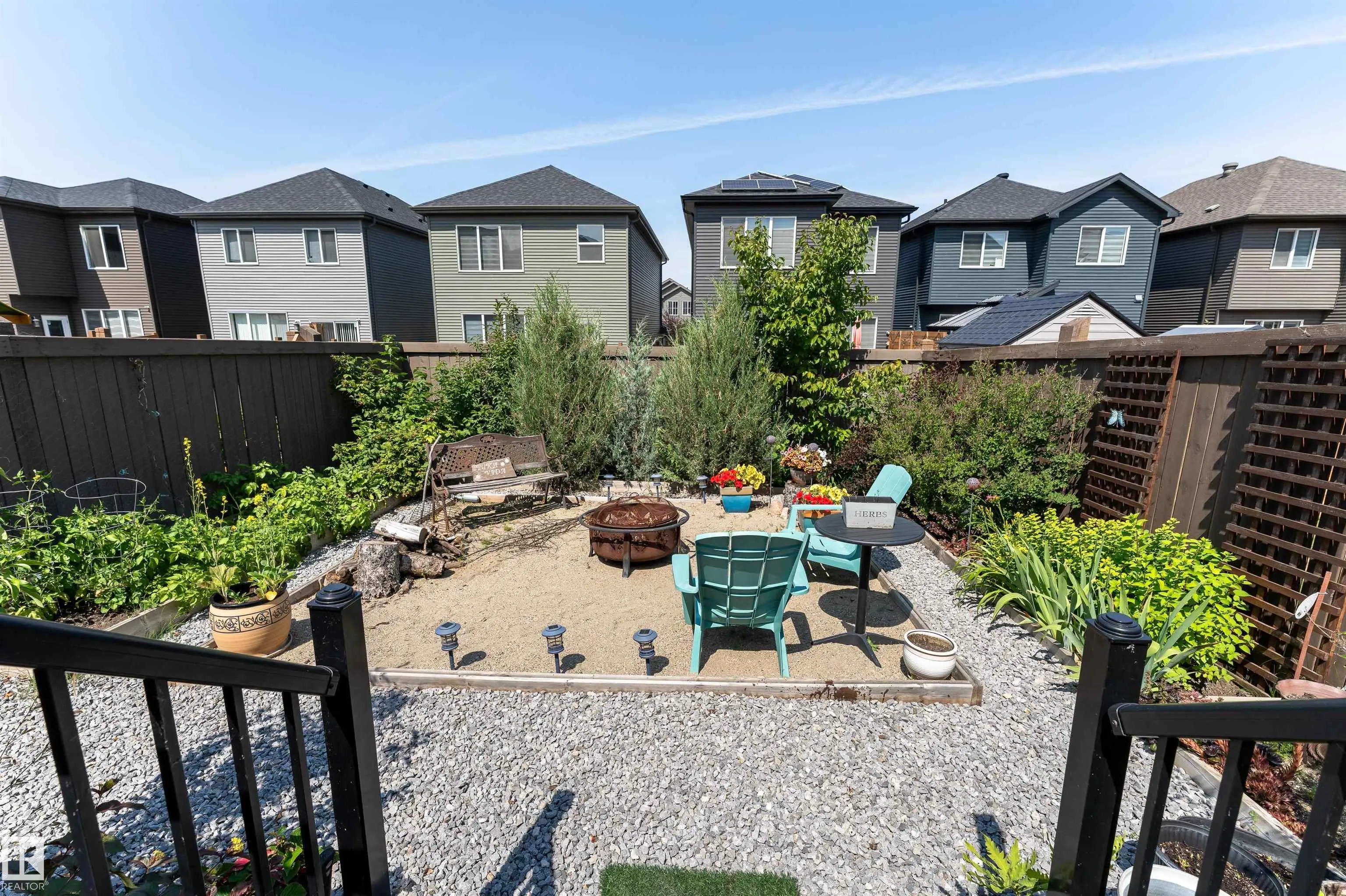 2104 PRICE LANDING Landing