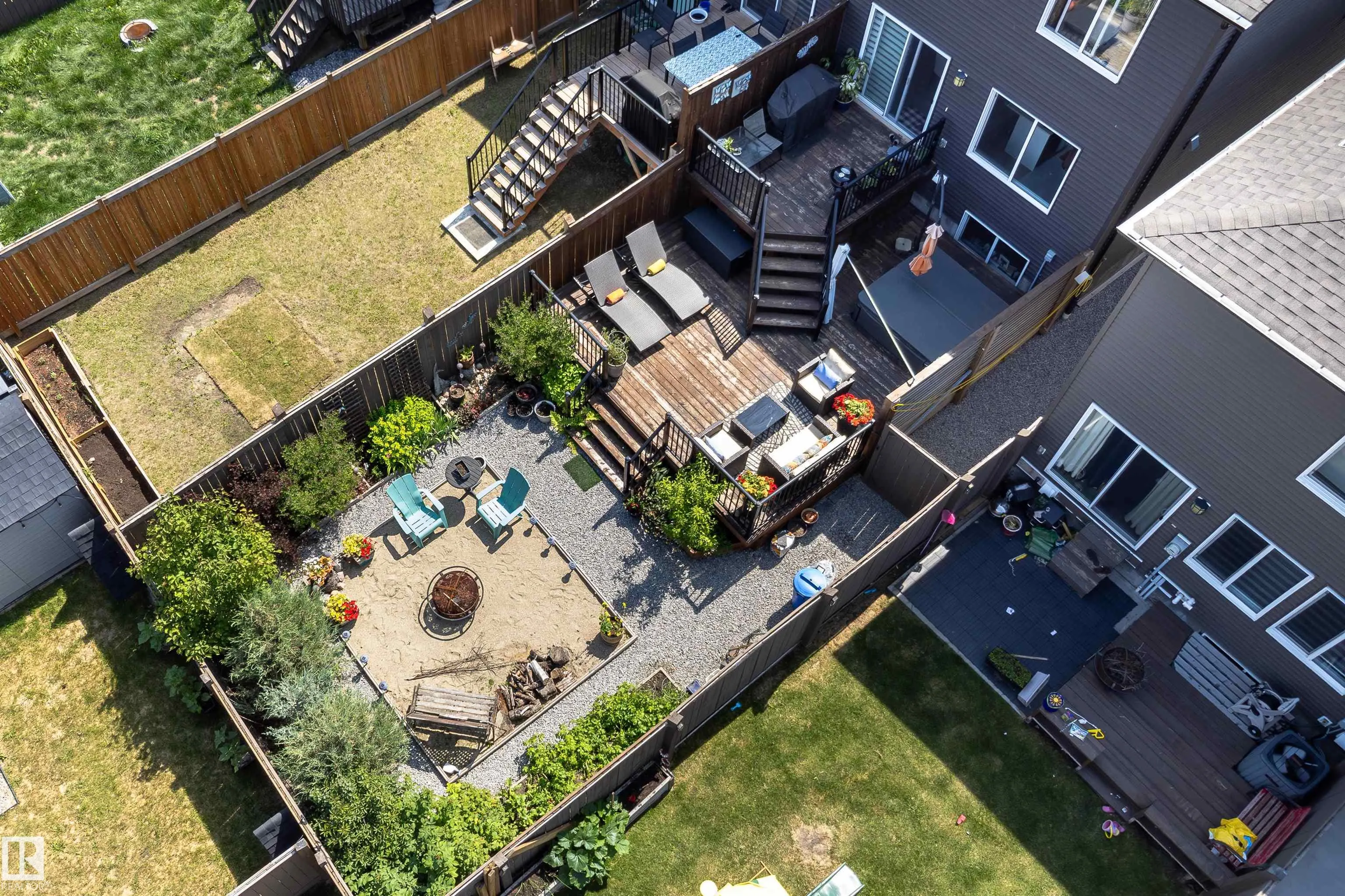 2104 PRICE LANDING Landing