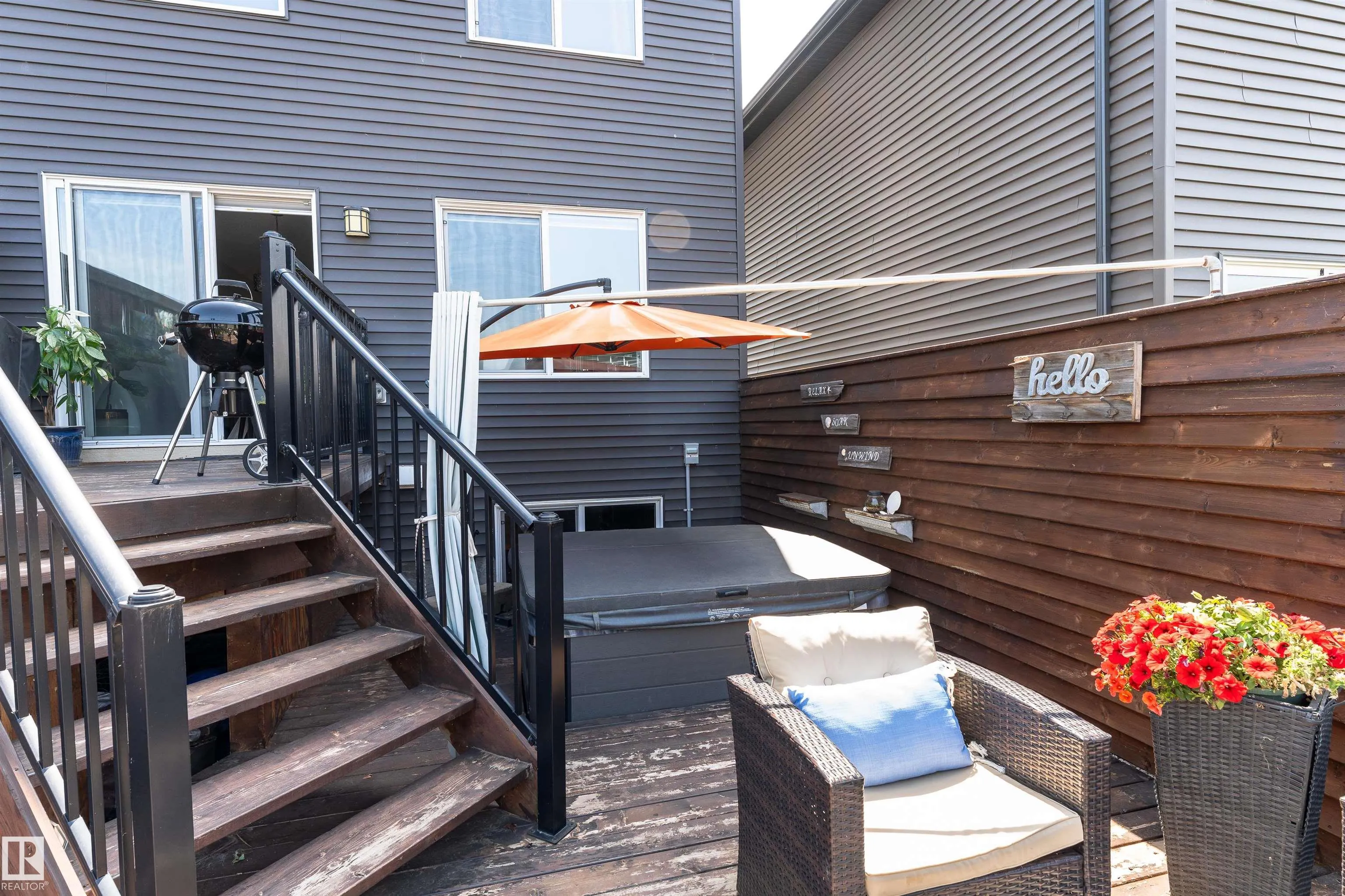 2104 PRICE LANDING Landing