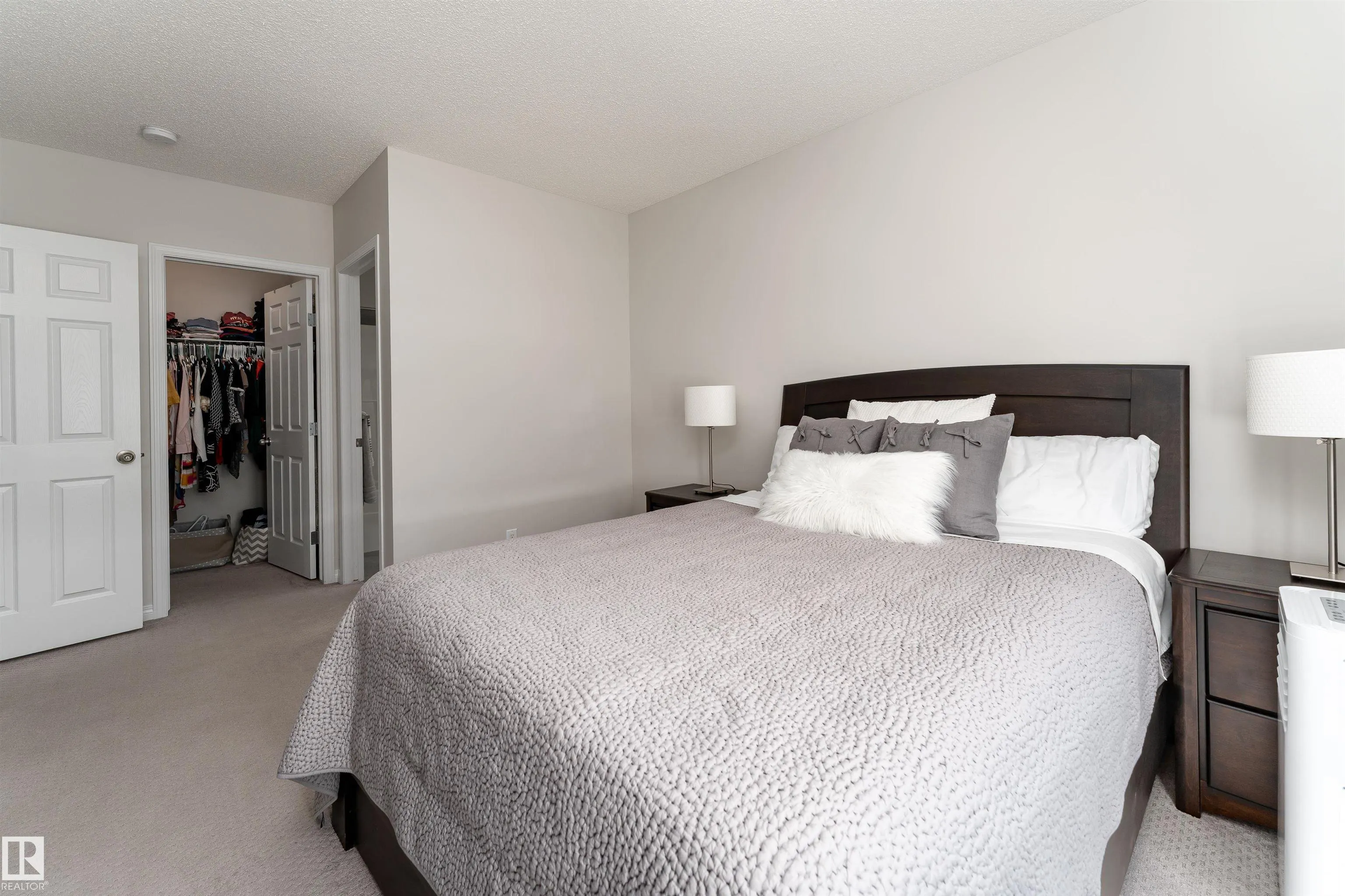 2104 PRICE LANDING Landing