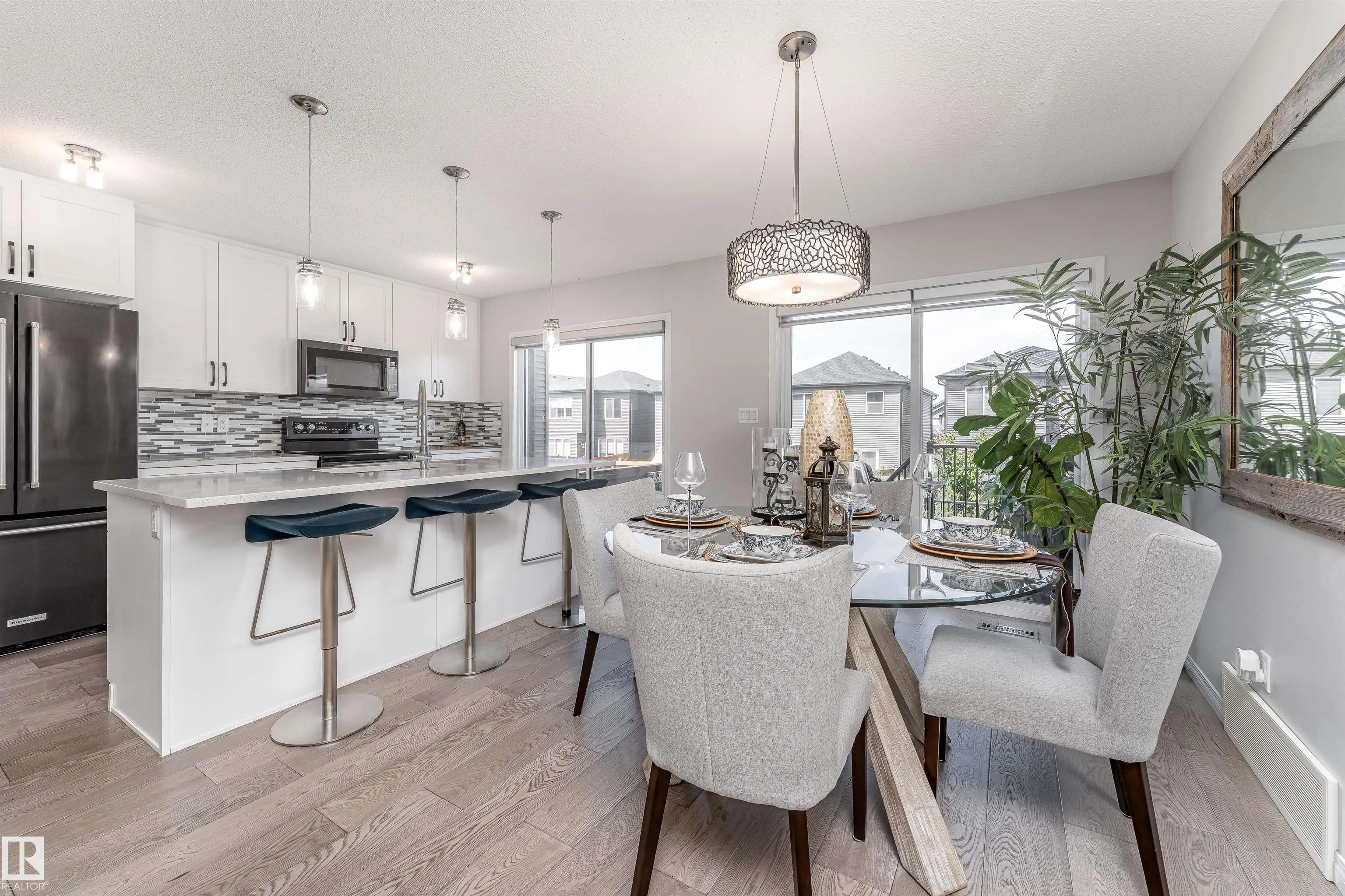 2104 PRICE LANDING Landing