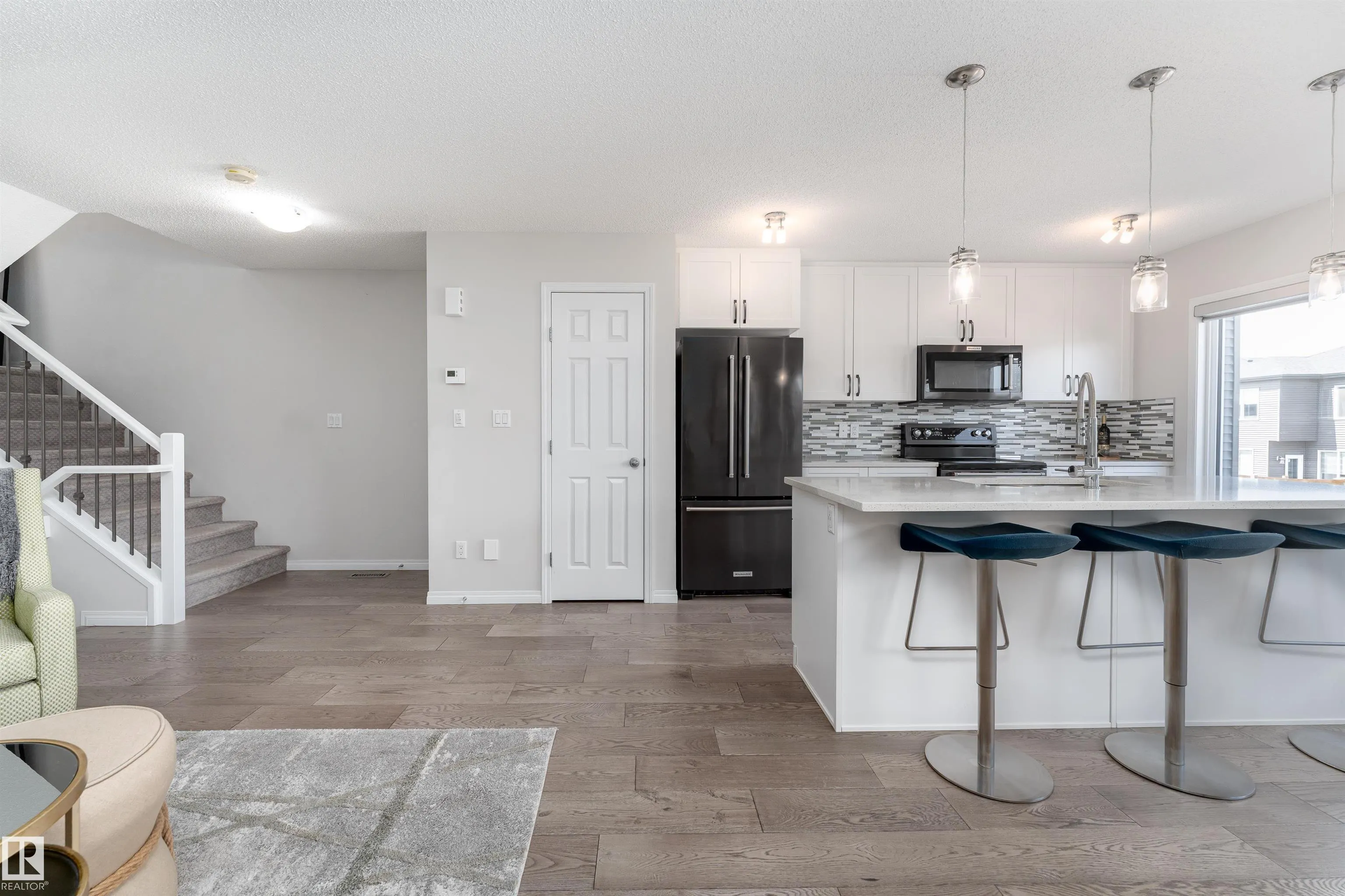 2104 PRICE LANDING Landing