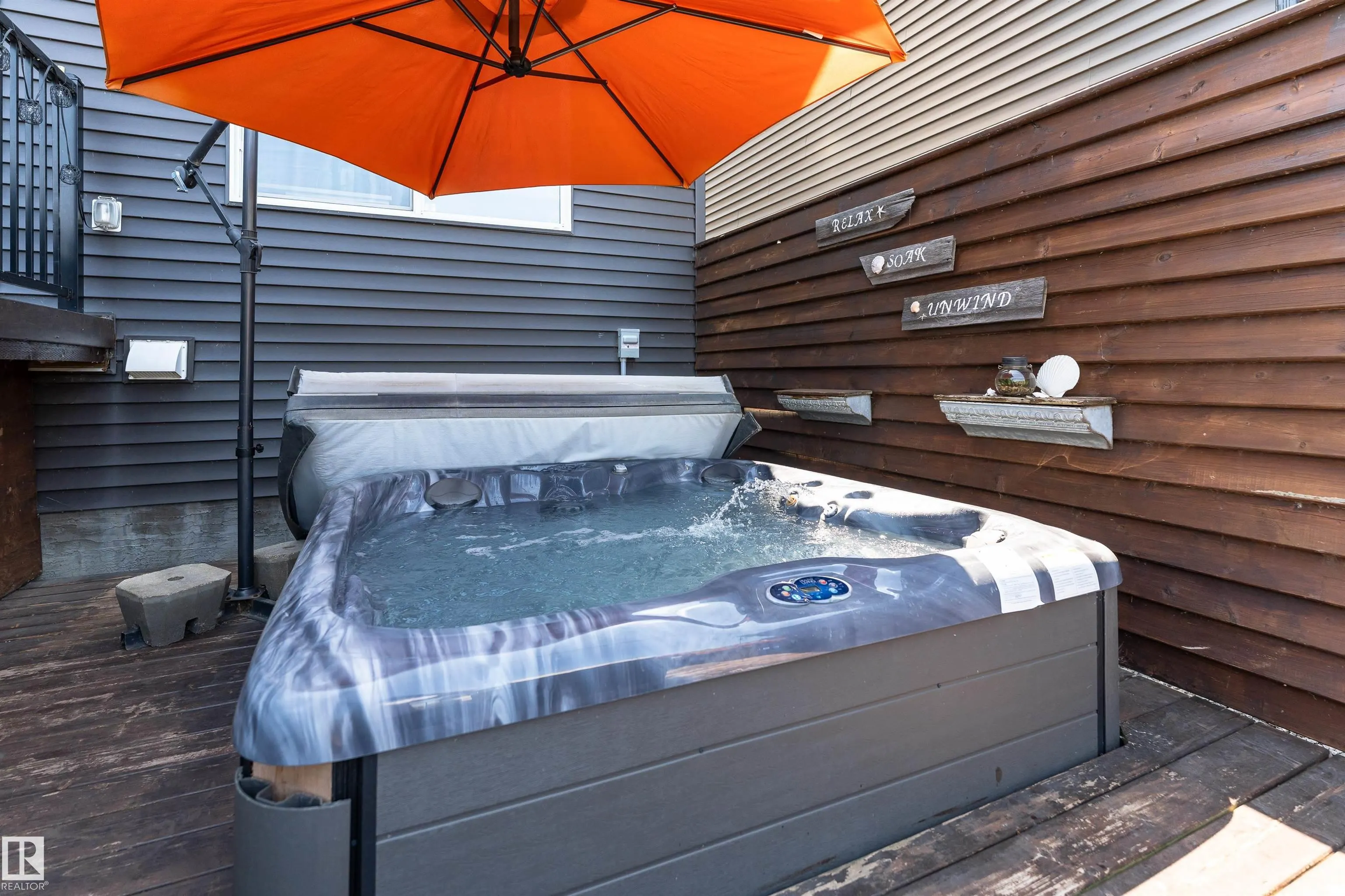 2104 PRICE LANDING Landing