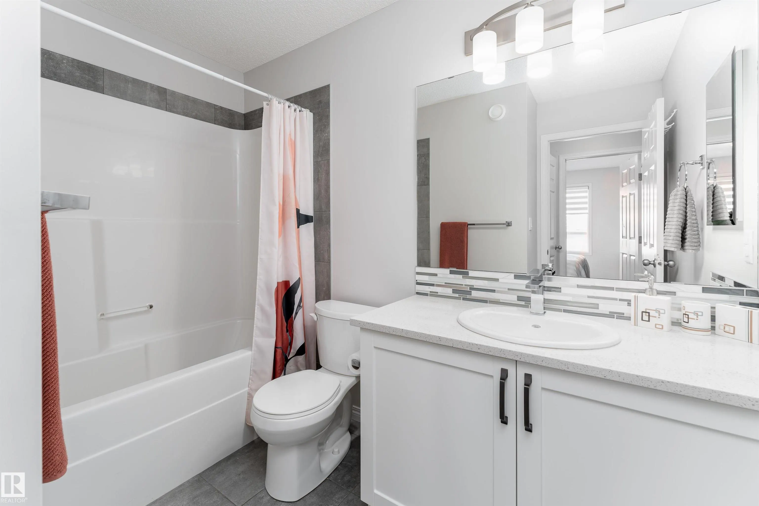 2104 PRICE LANDING Landing