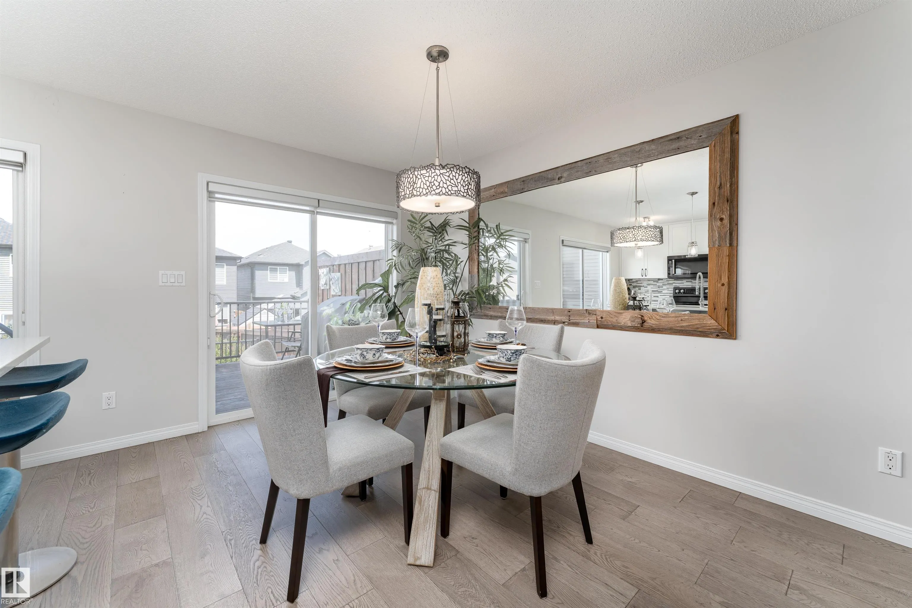 2104 PRICE LANDING Landing