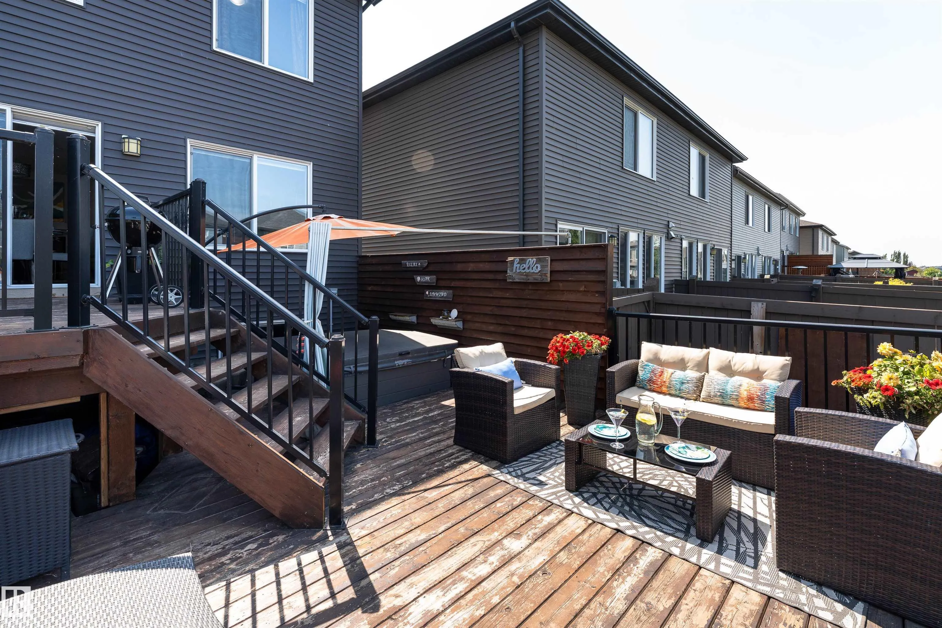 2104 PRICE LANDING Landing