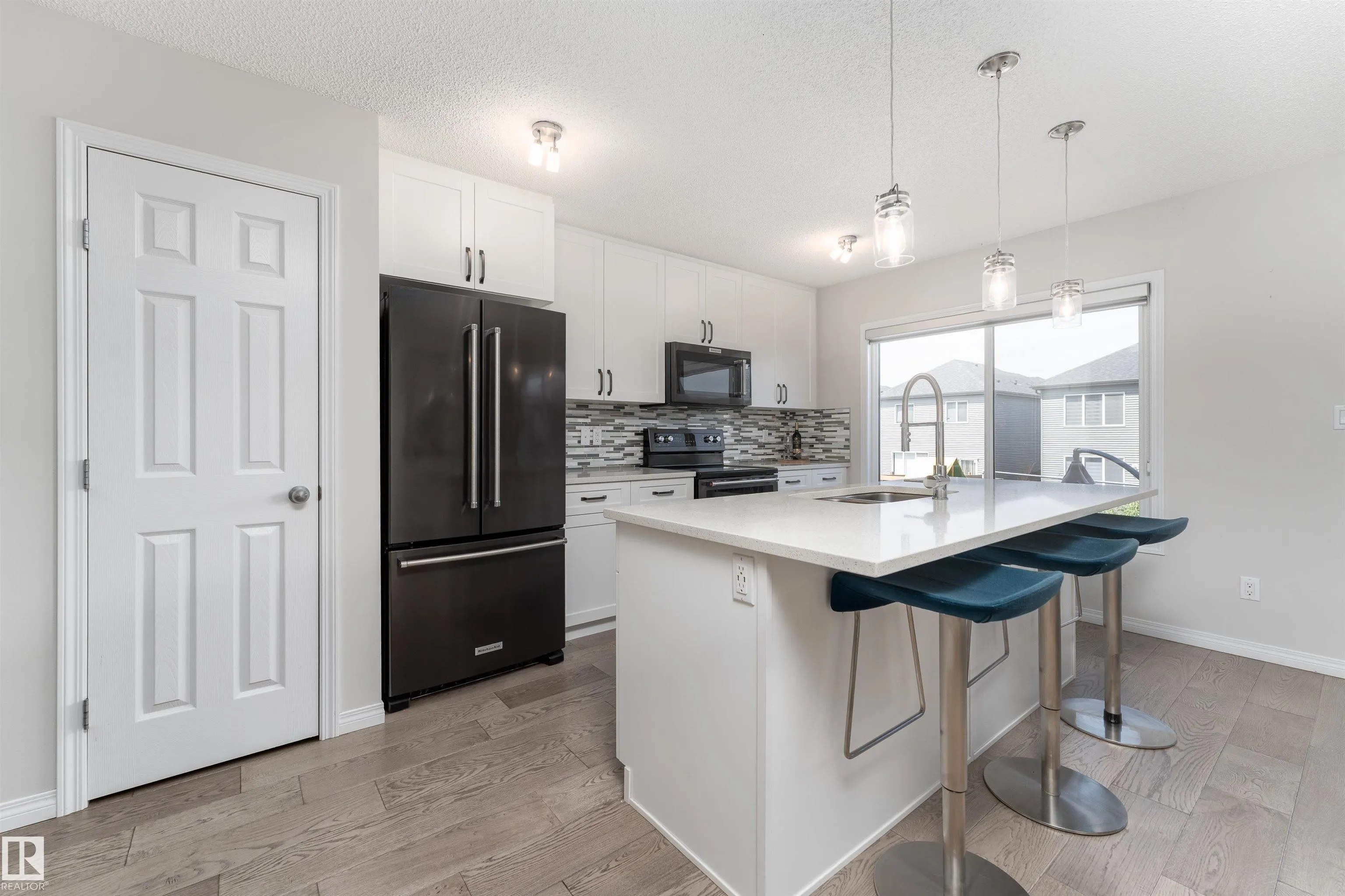 2104 PRICE LANDING Landing