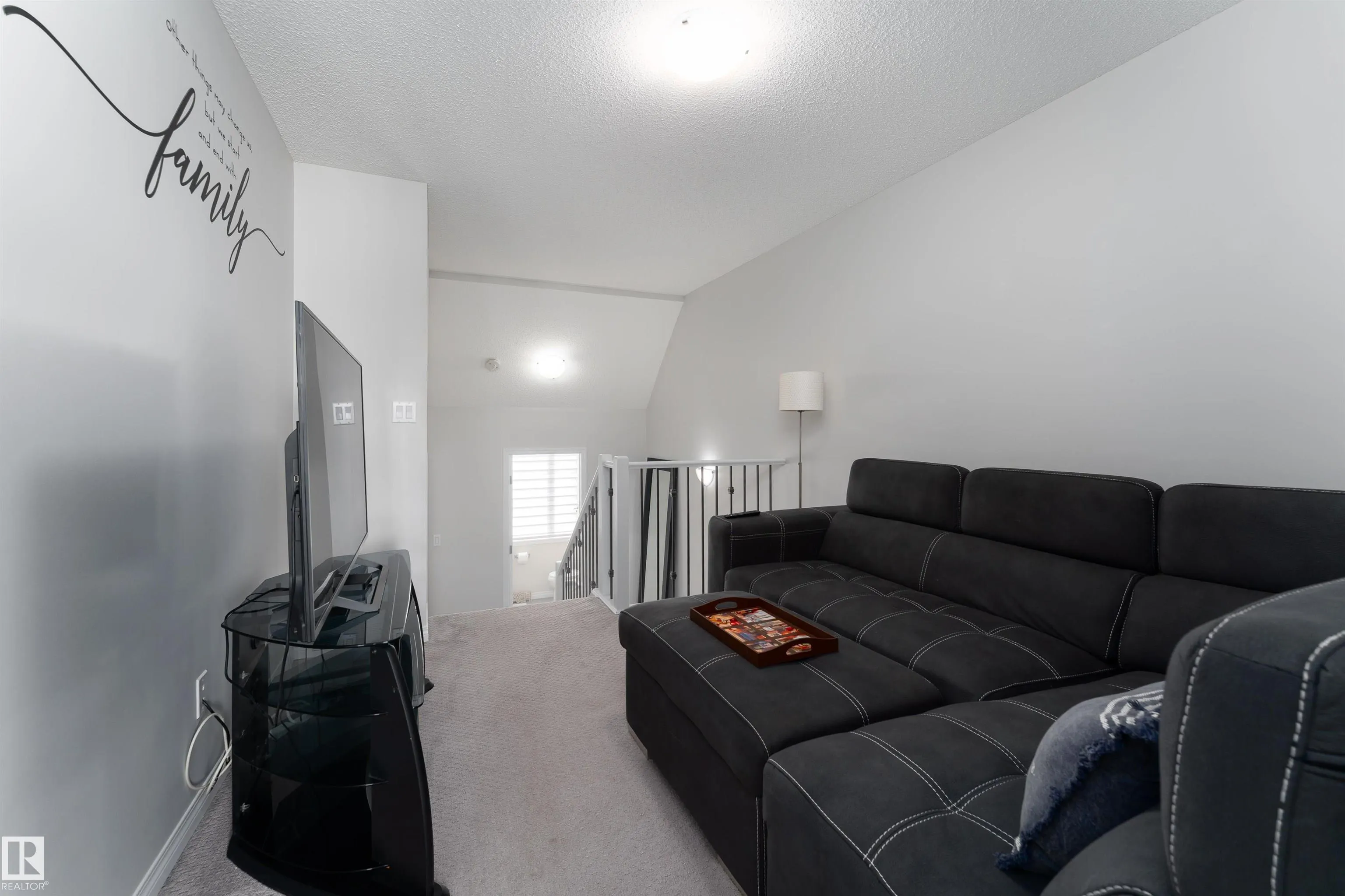 2104 PRICE LANDING Landing