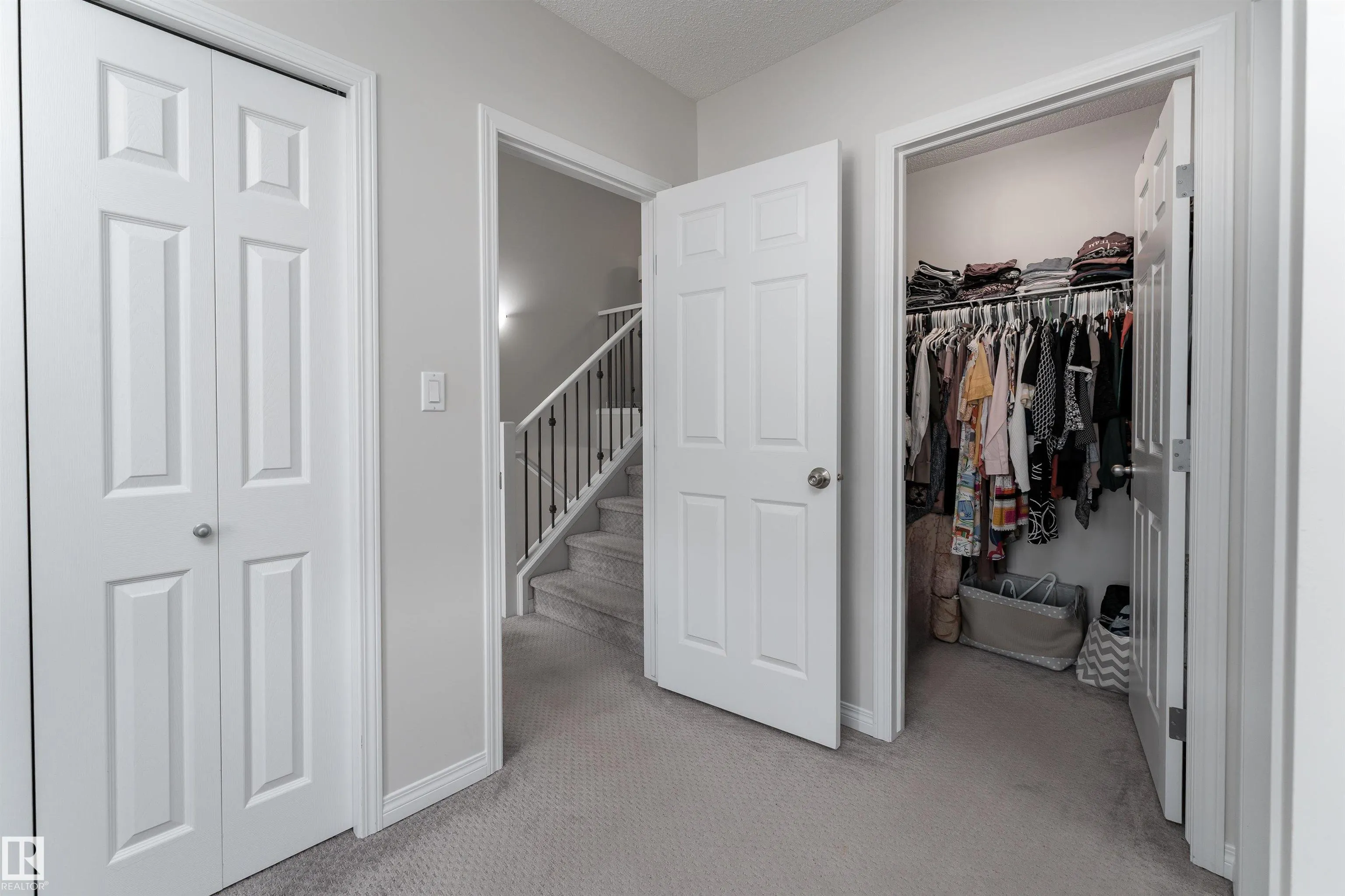 2104 PRICE LANDING Landing