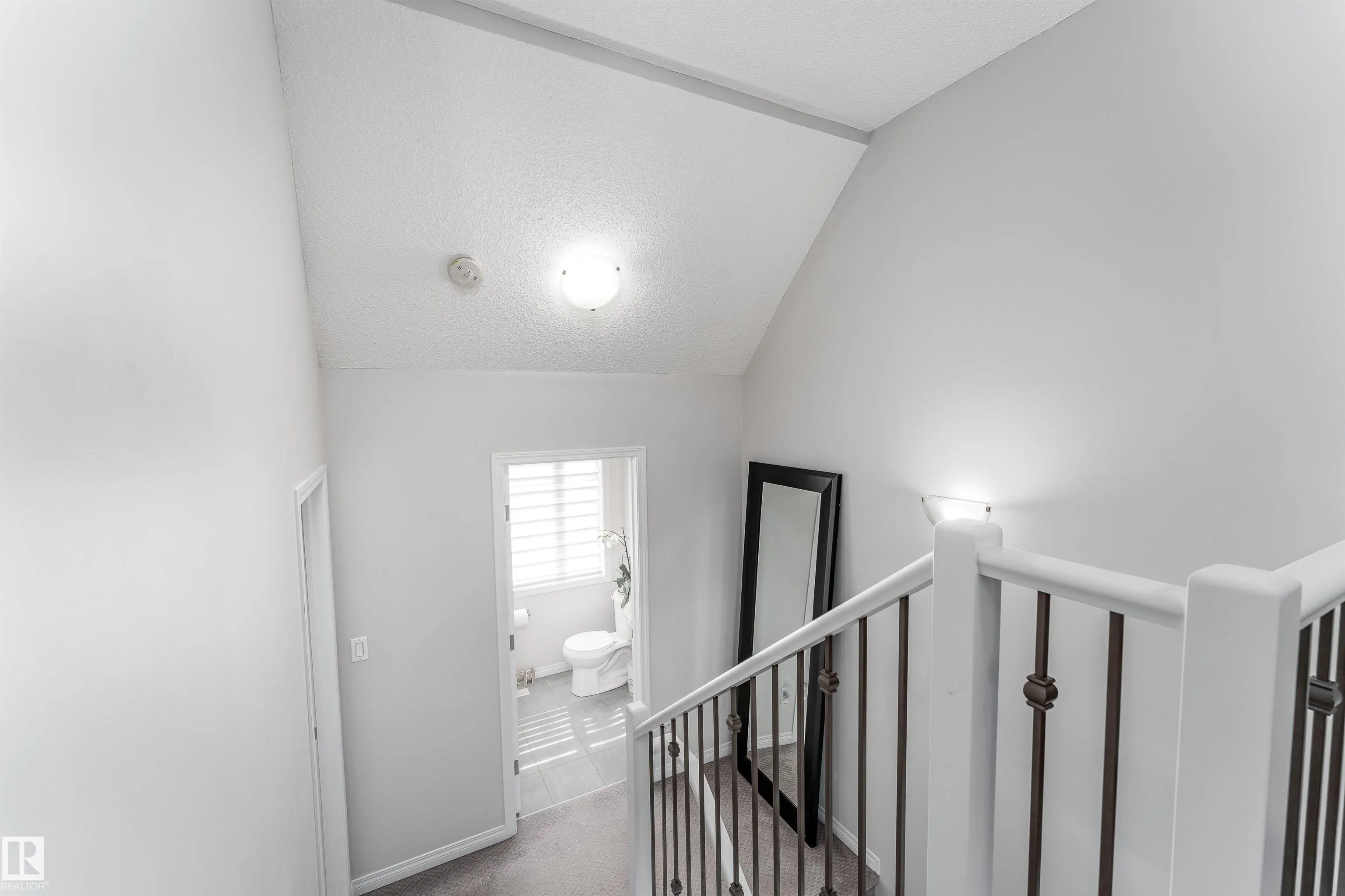 2104 PRICE LANDING Landing