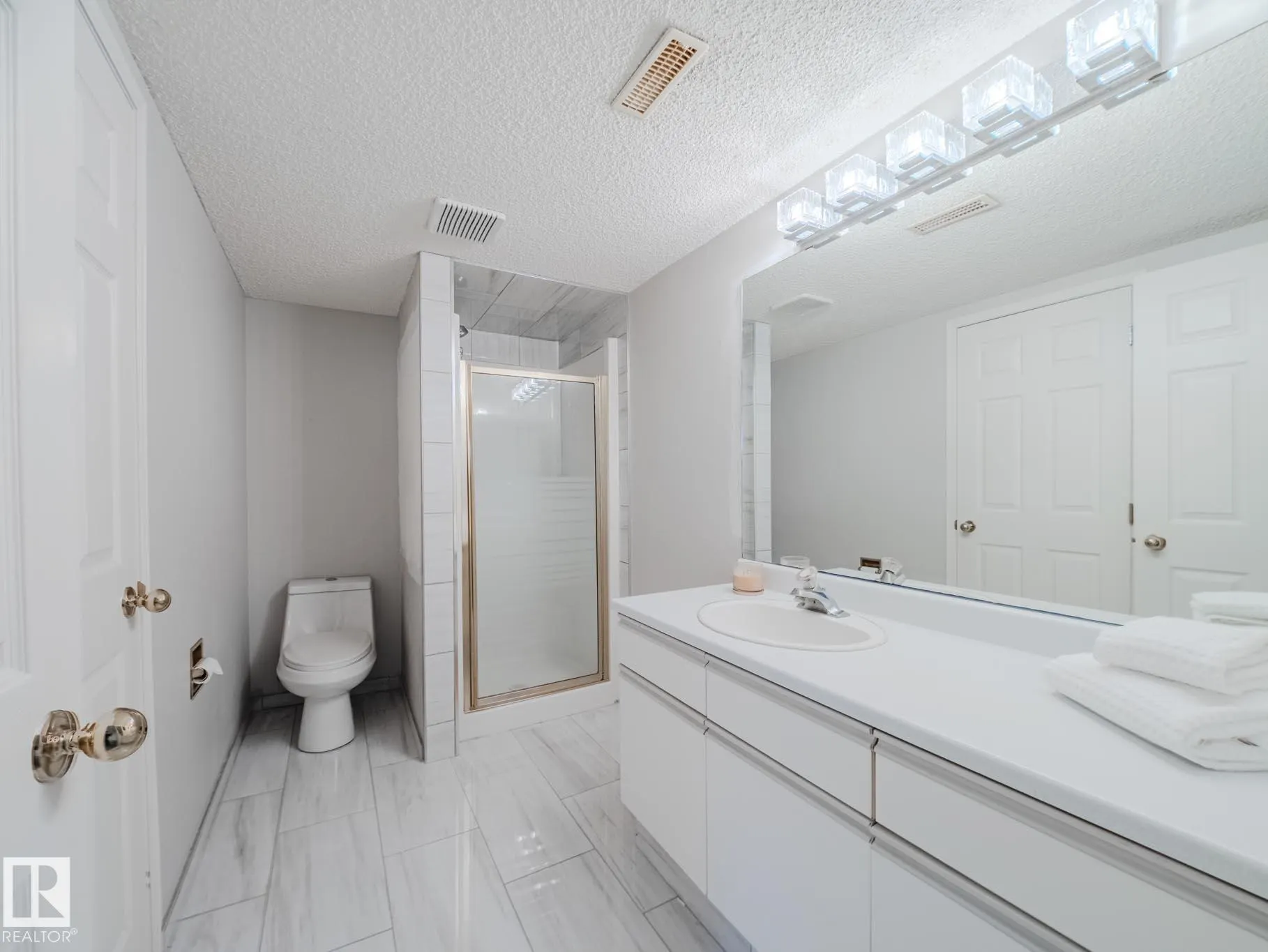 14 HERITAGE Boulevard