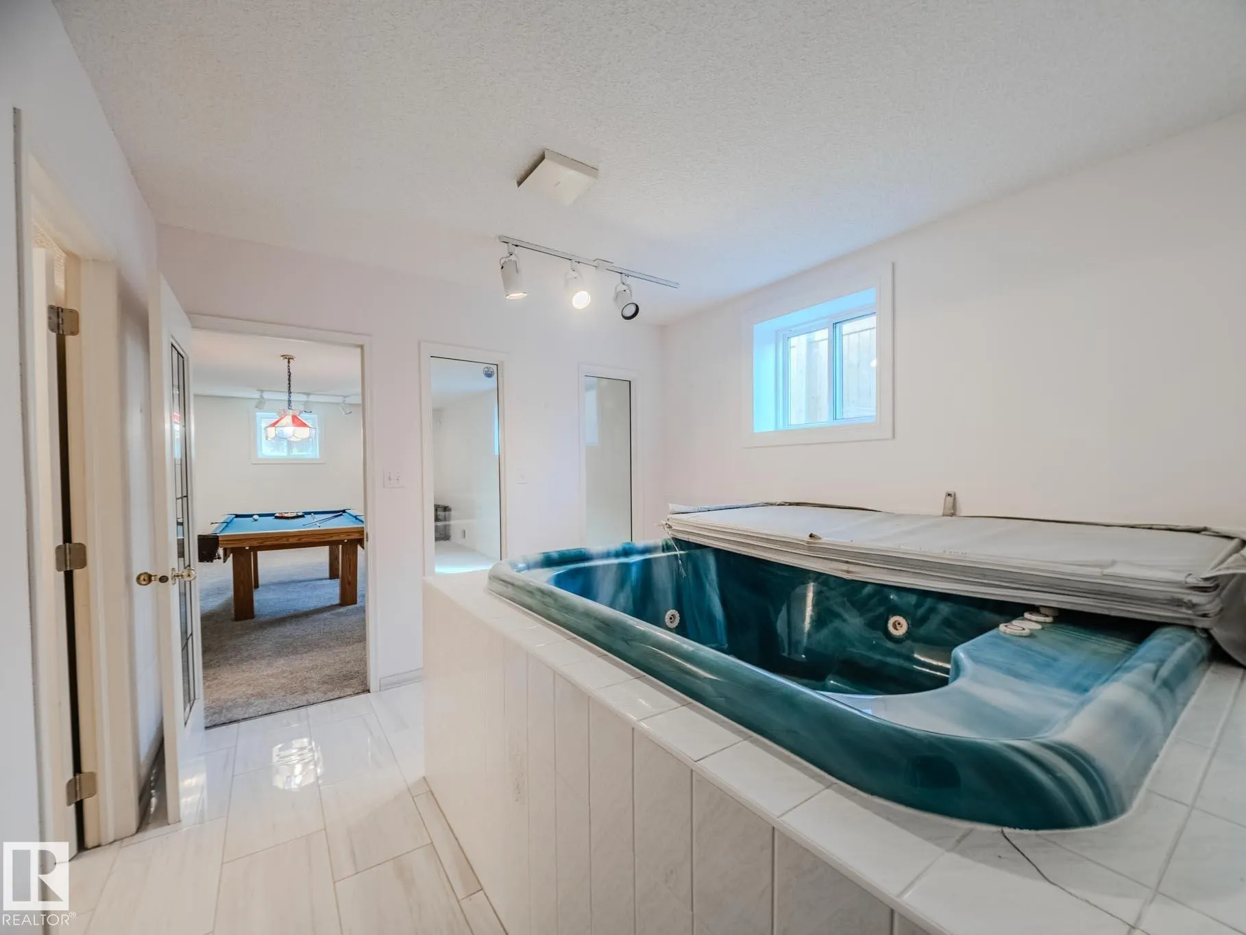 14 HERITAGE Boulevard