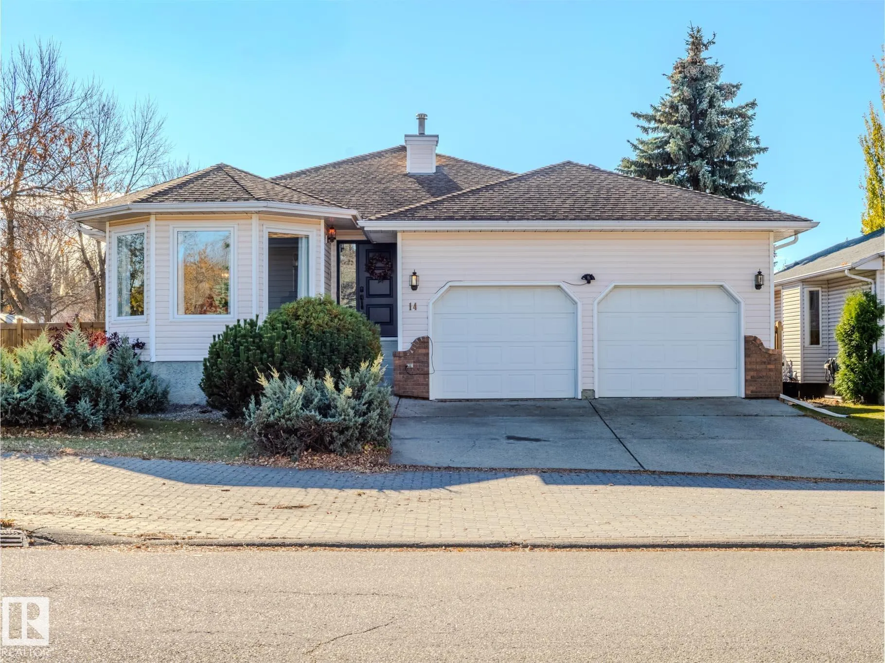 14 HERITAGE Boulevard