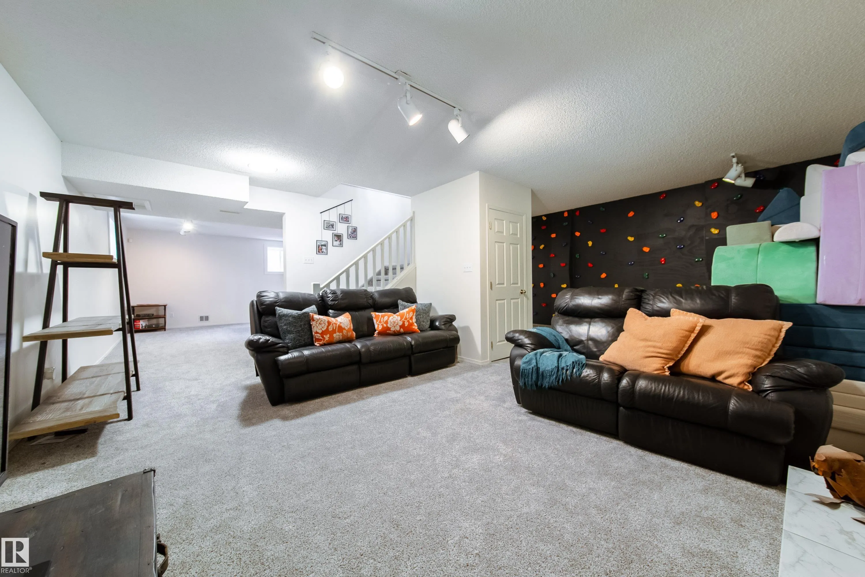 14 HERITAGE Boulevard