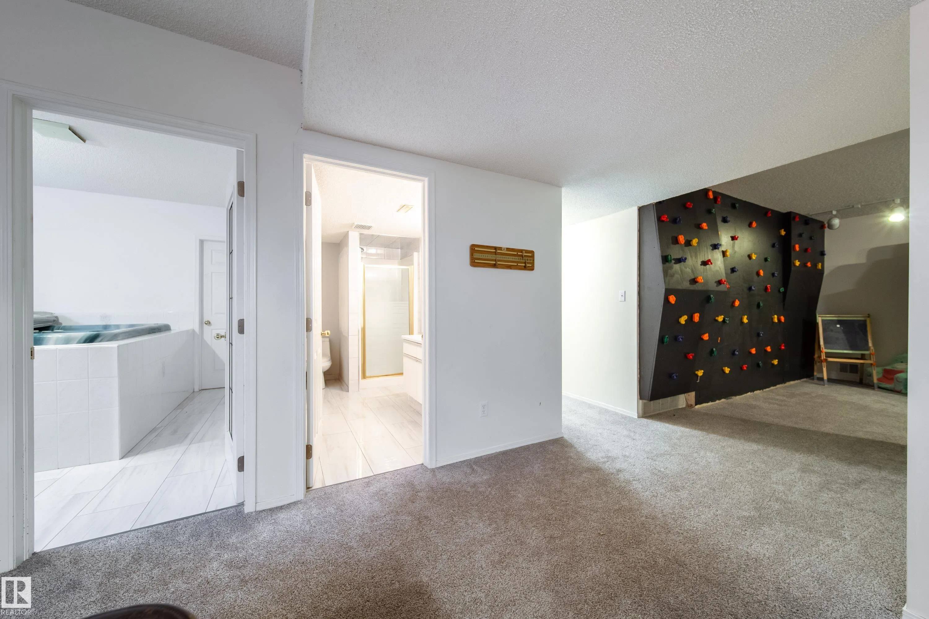 14 HERITAGE Boulevard