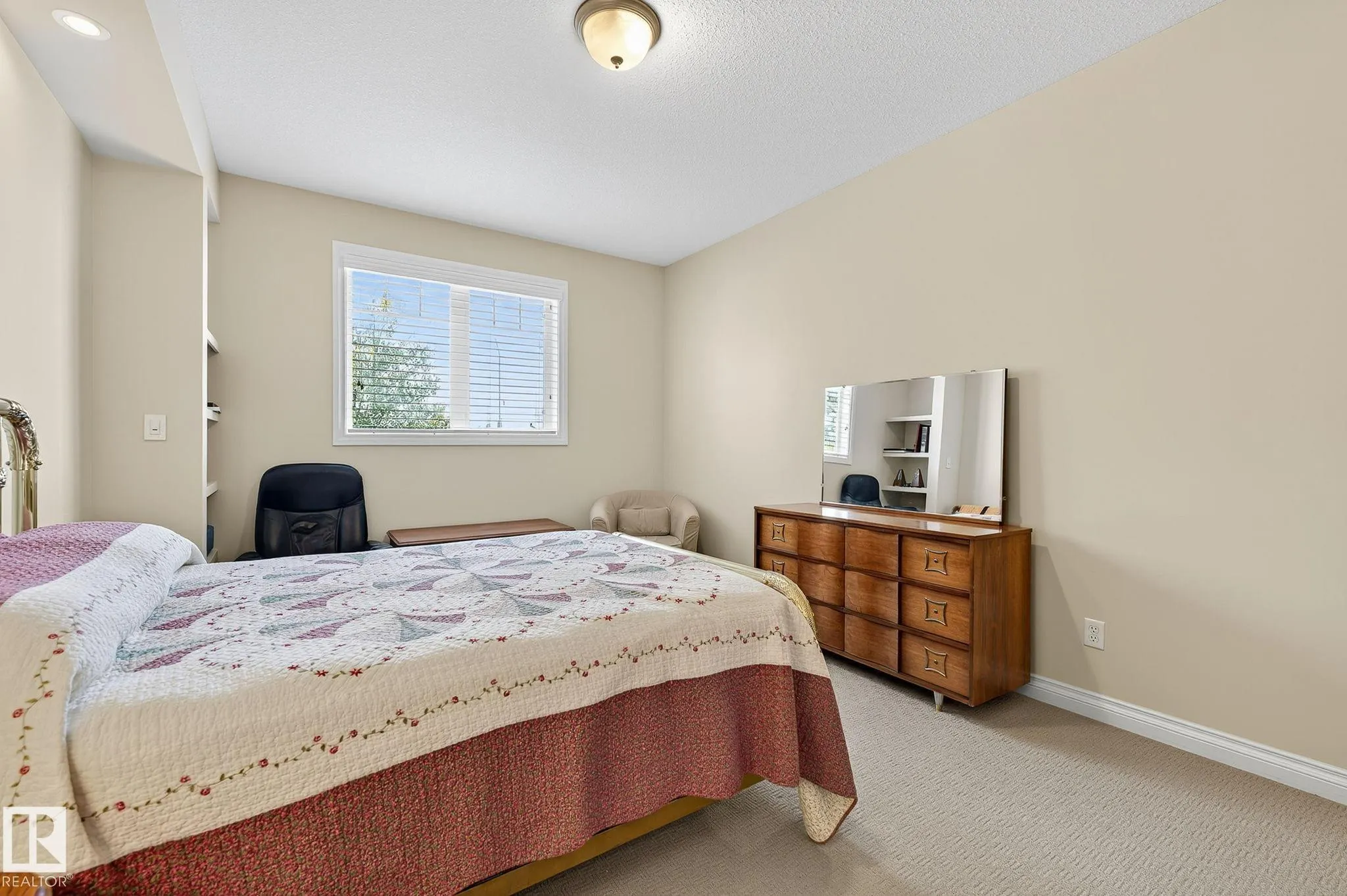 3719 MCLAY GREEN Green