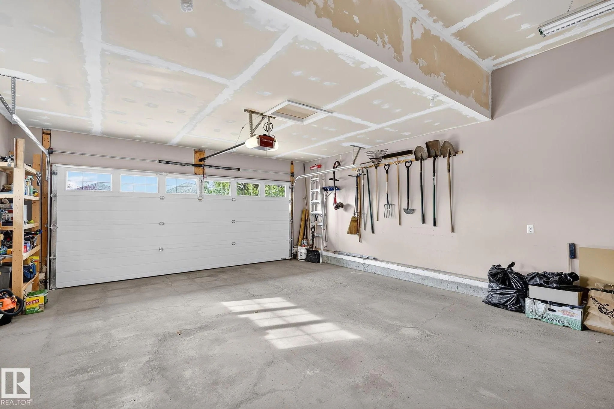 3719 MCLAY GREEN Green