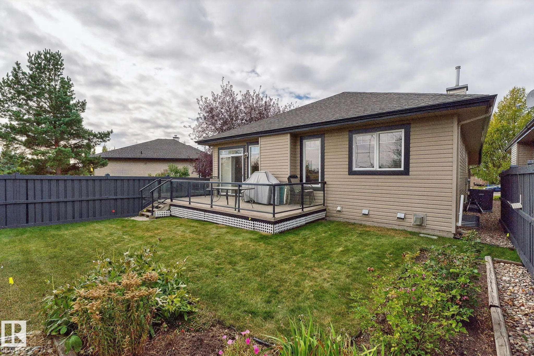 3719 MCLAY GREEN Green