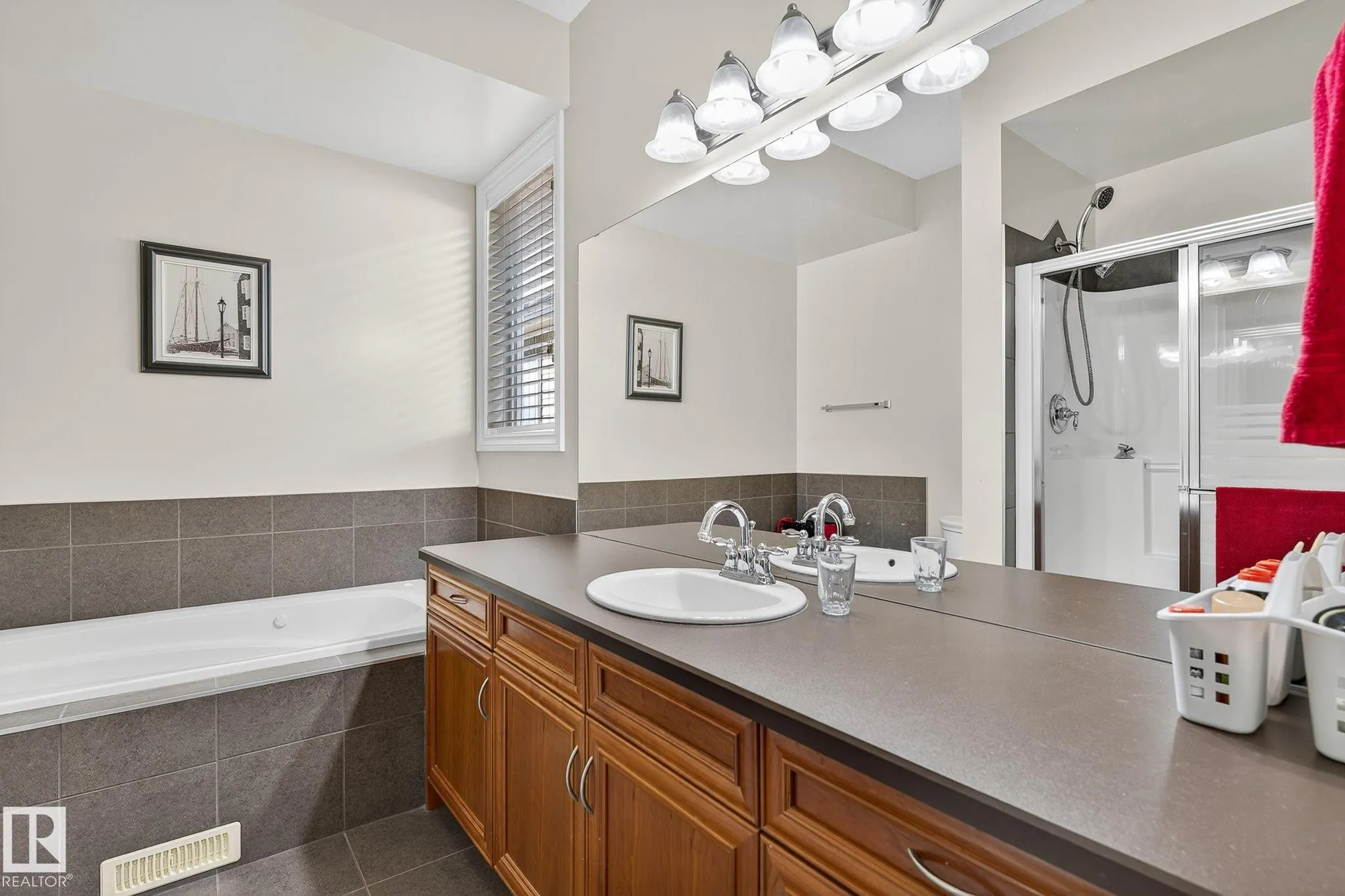 3719 MCLAY GREEN Green