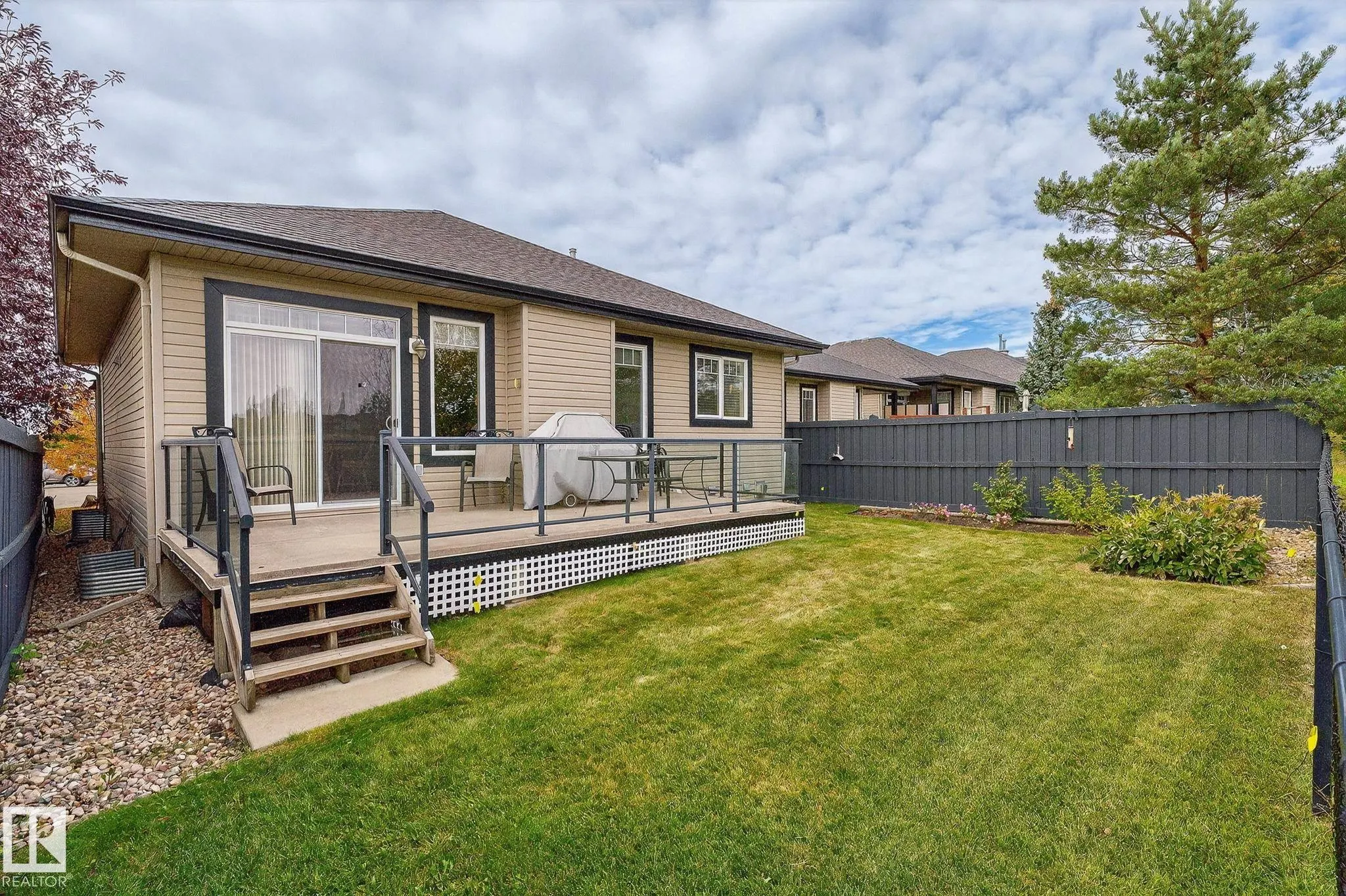 3719 MCLAY GREEN Green