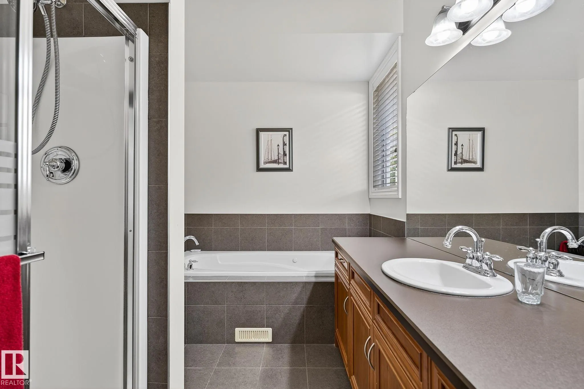 3719 MCLAY GREEN Green