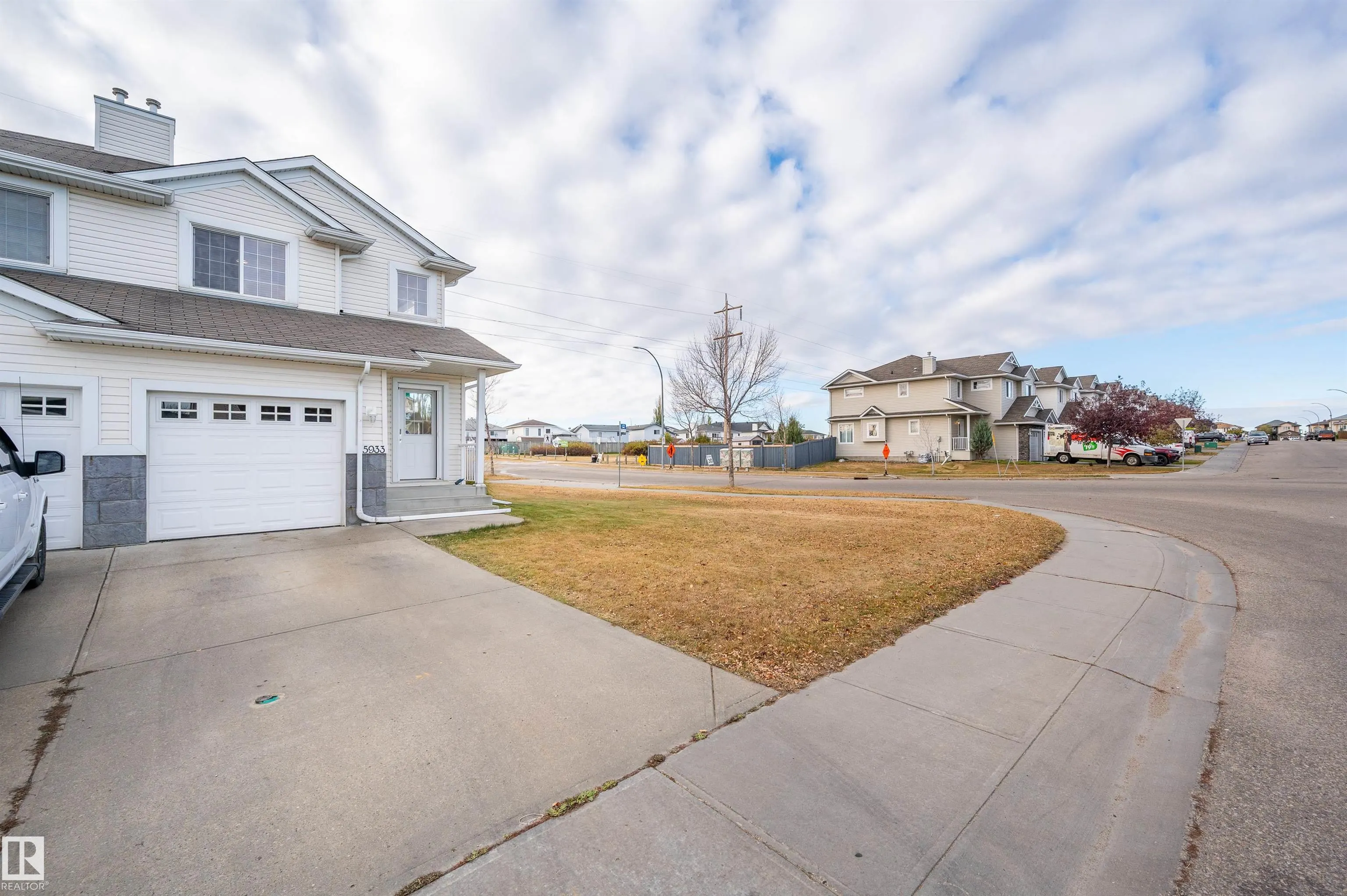 5933 164 Avenue