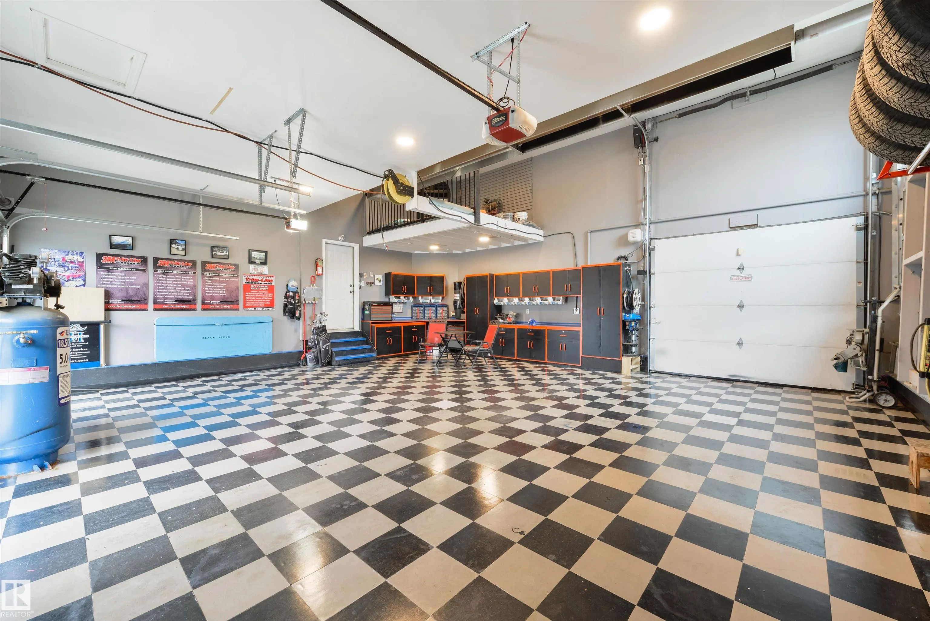 60 HUNTINGTON Crescent