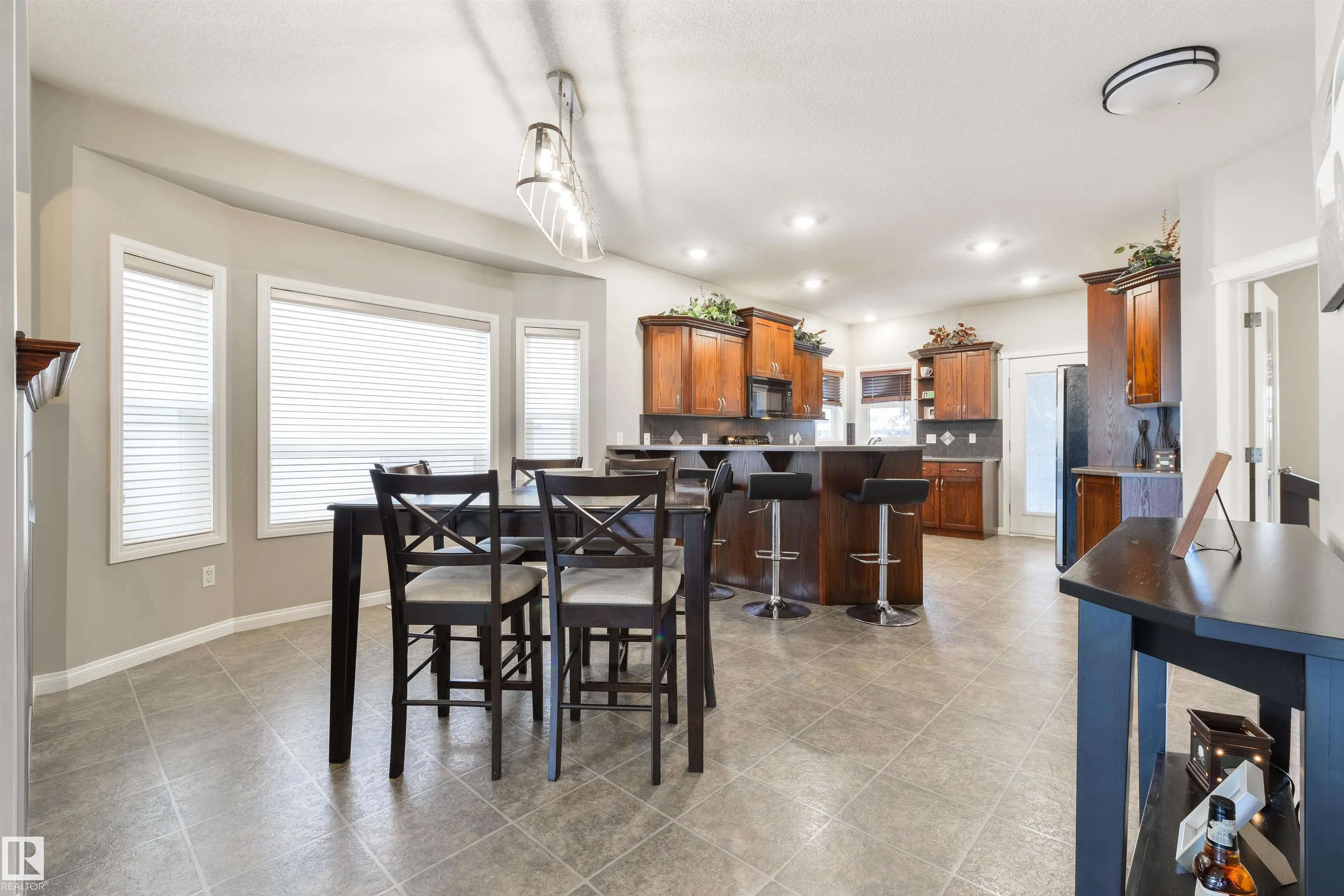 60 HUNTINGTON Crescent