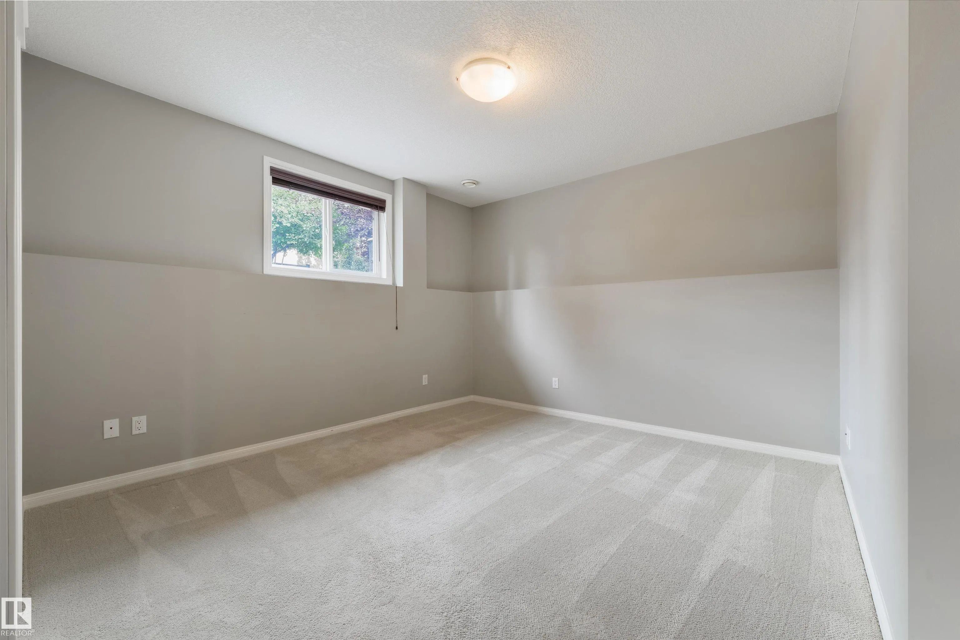 60 HUNTINGTON Crescent