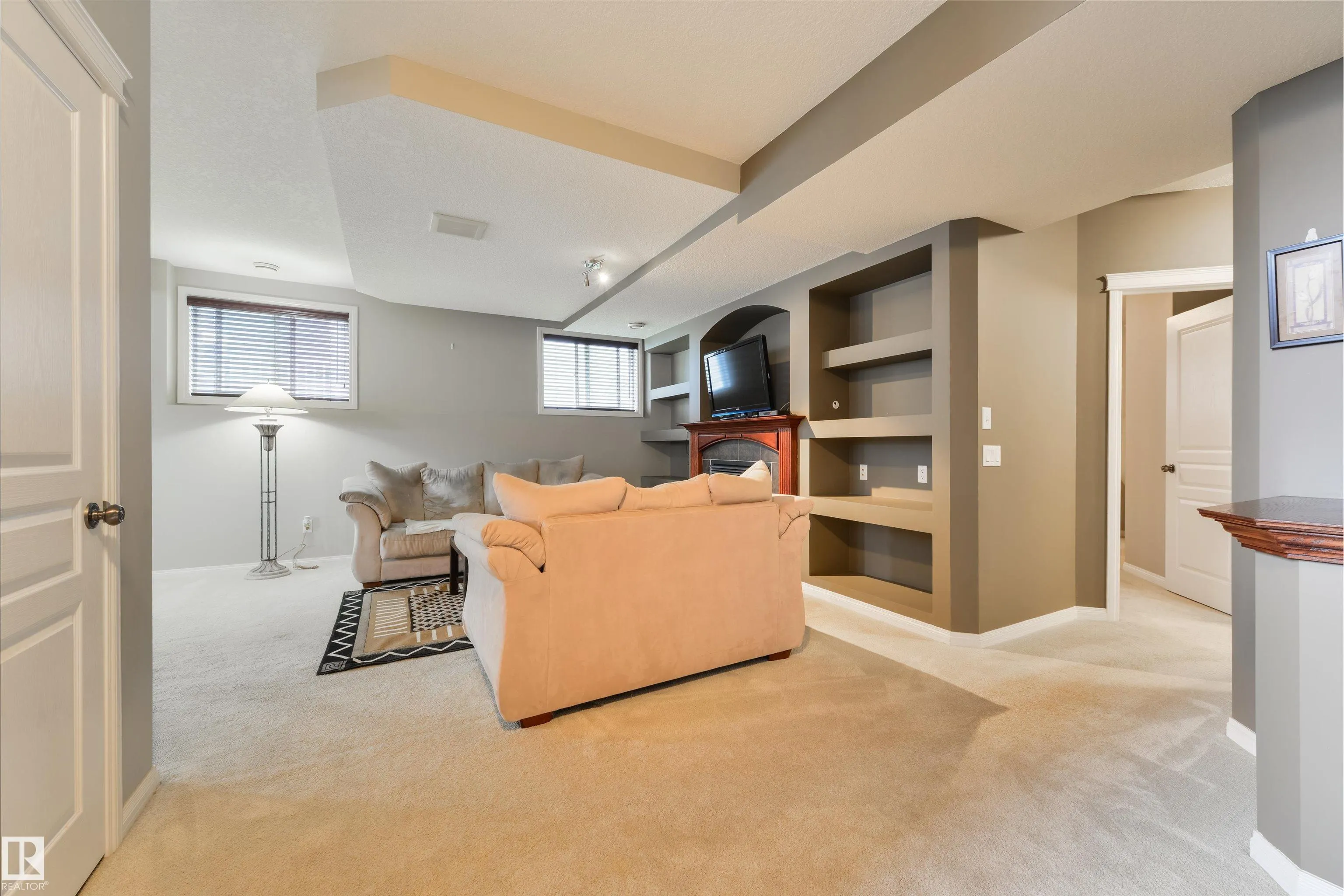 60 HUNTINGTON Crescent