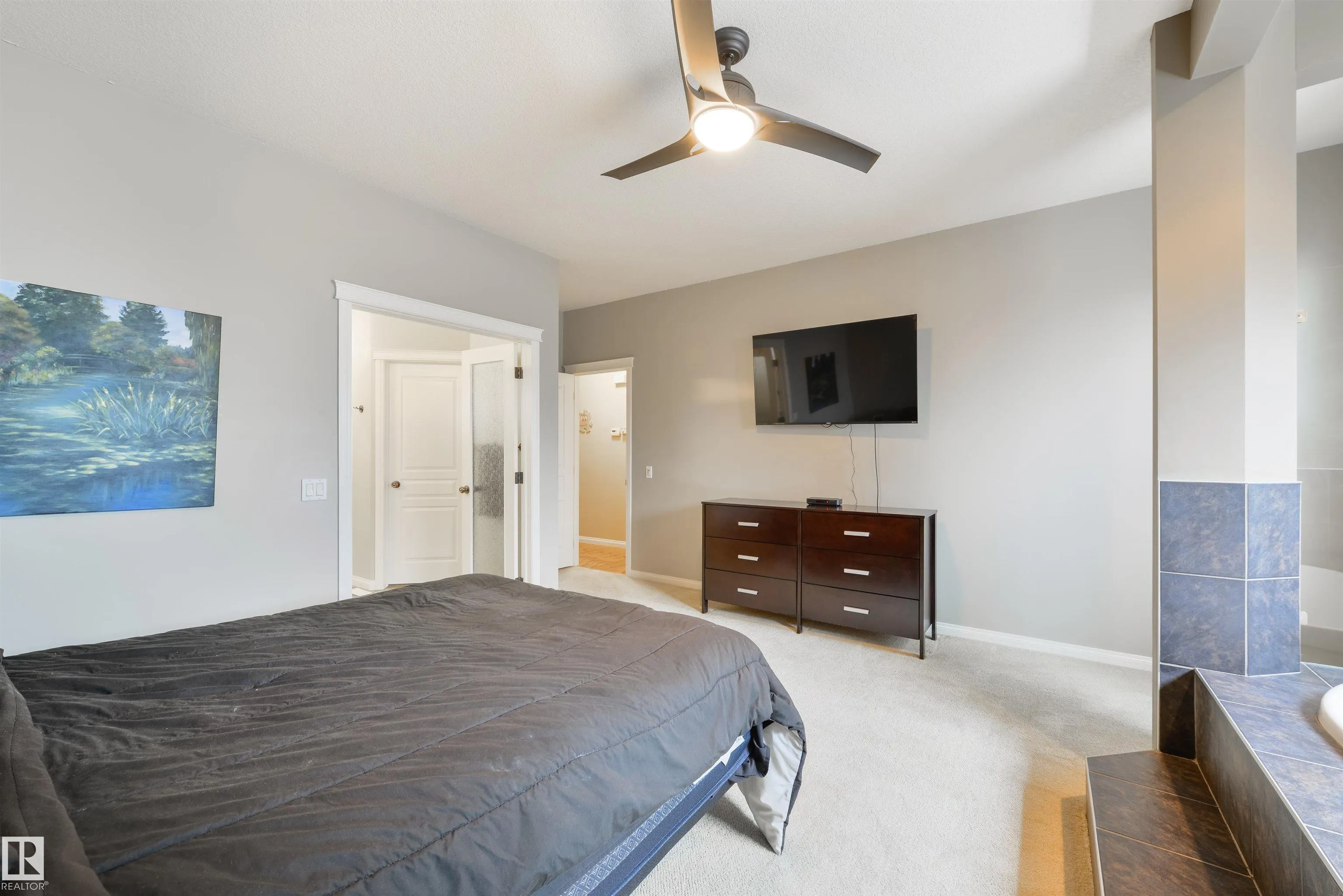 60 HUNTINGTON Crescent