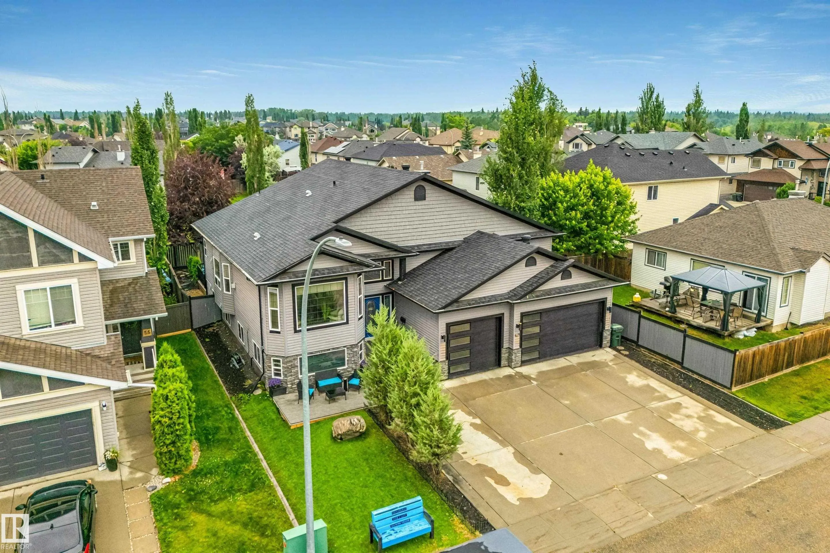 60 HUNTINGTON Crescent