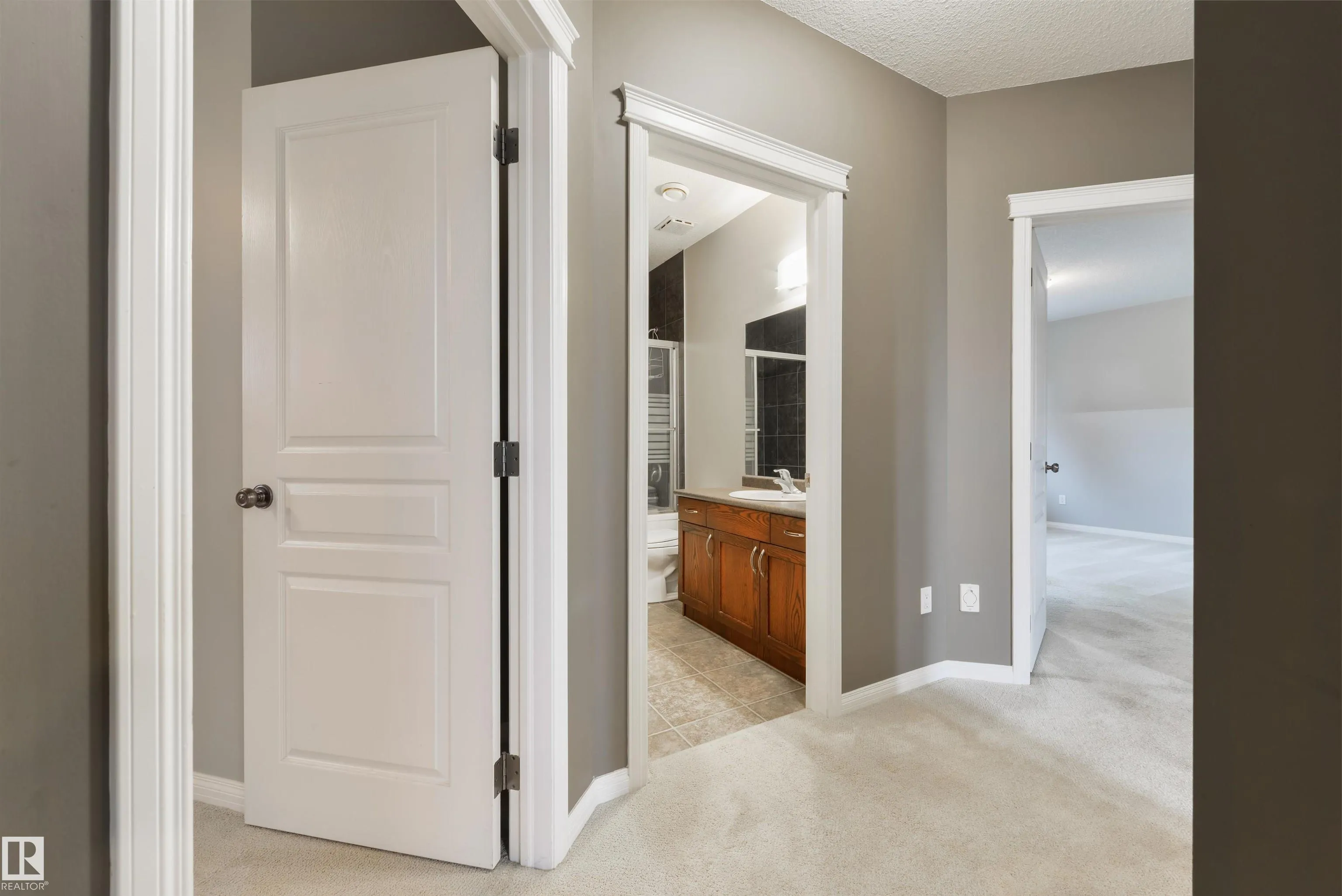 60 HUNTINGTON Crescent