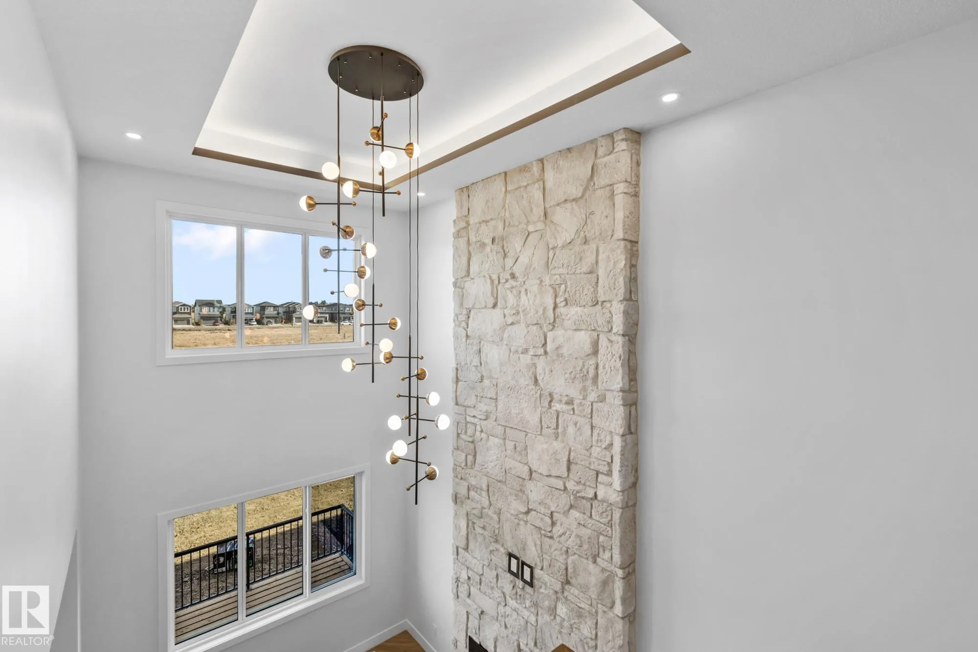 90 ELDRIDGE Point(e)