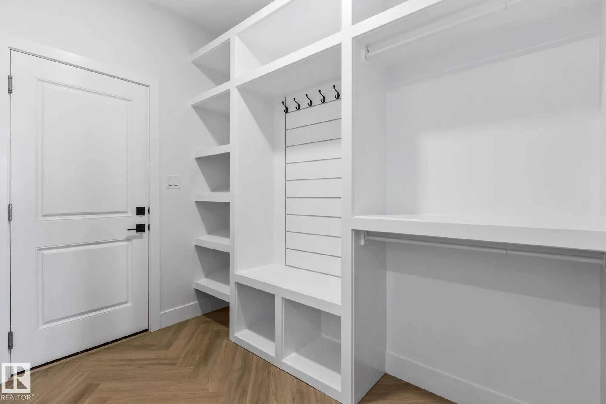 90 ELDRIDGE Point(e)