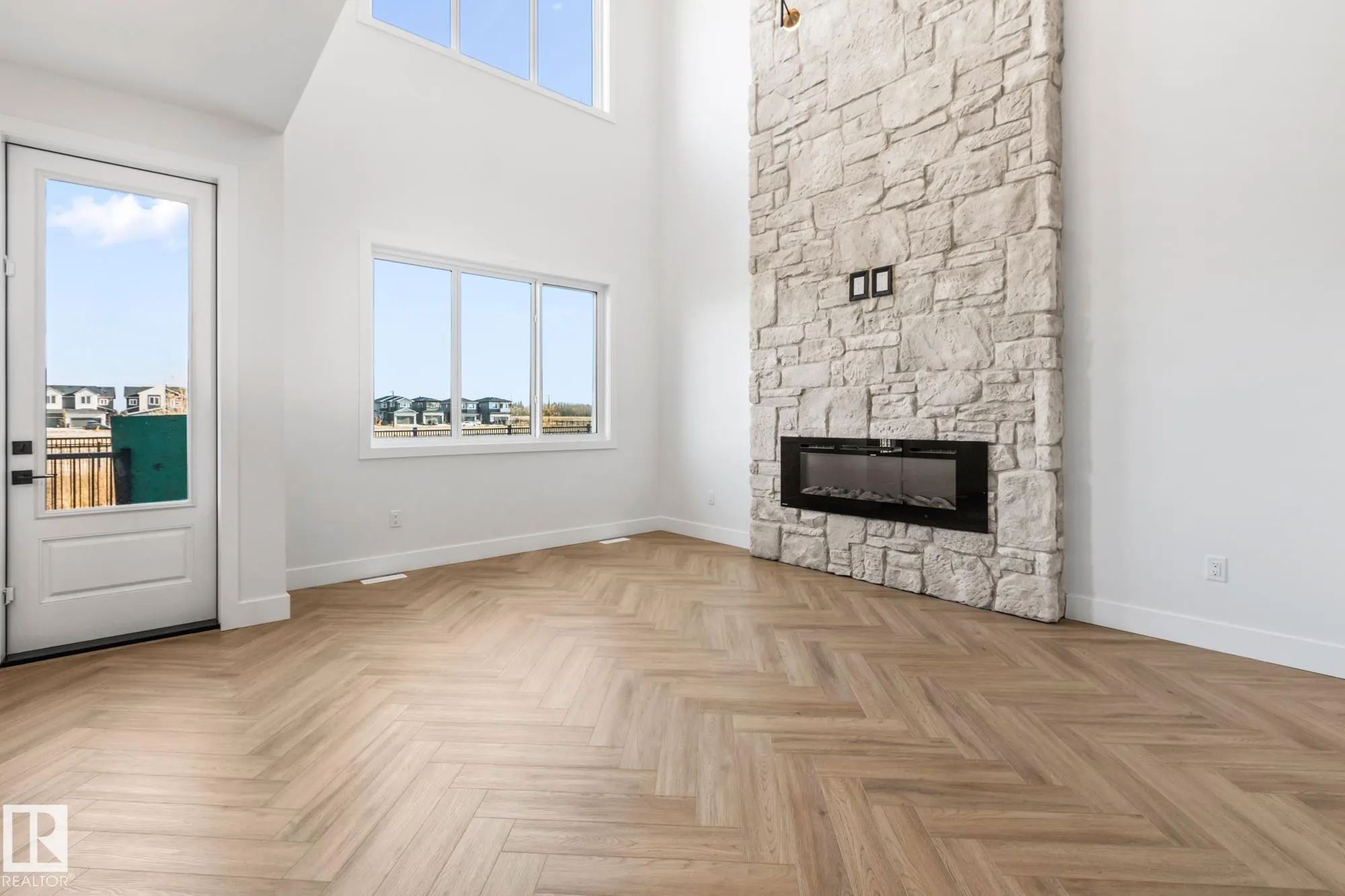 90 ELDRIDGE Point(e)