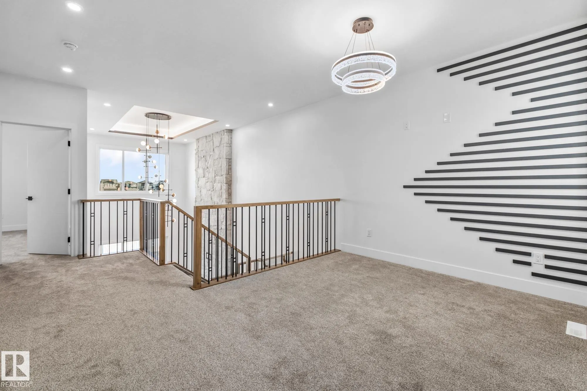 90 ELDRIDGE Point(e)