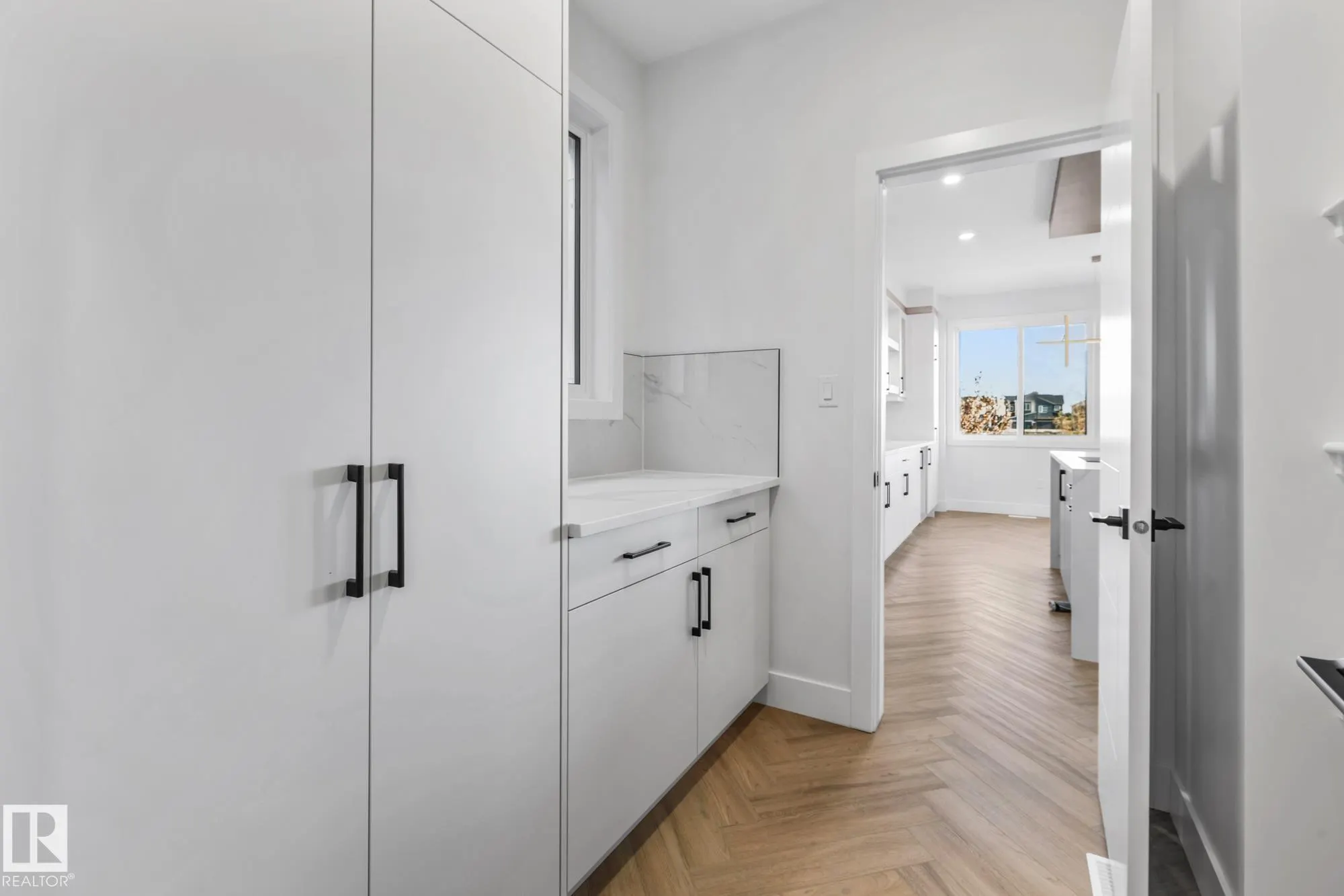 90 ELDRIDGE Point(e)