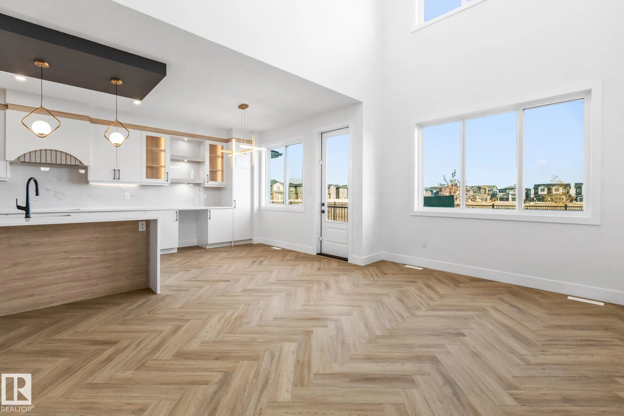 90 ELDRIDGE Point(e)