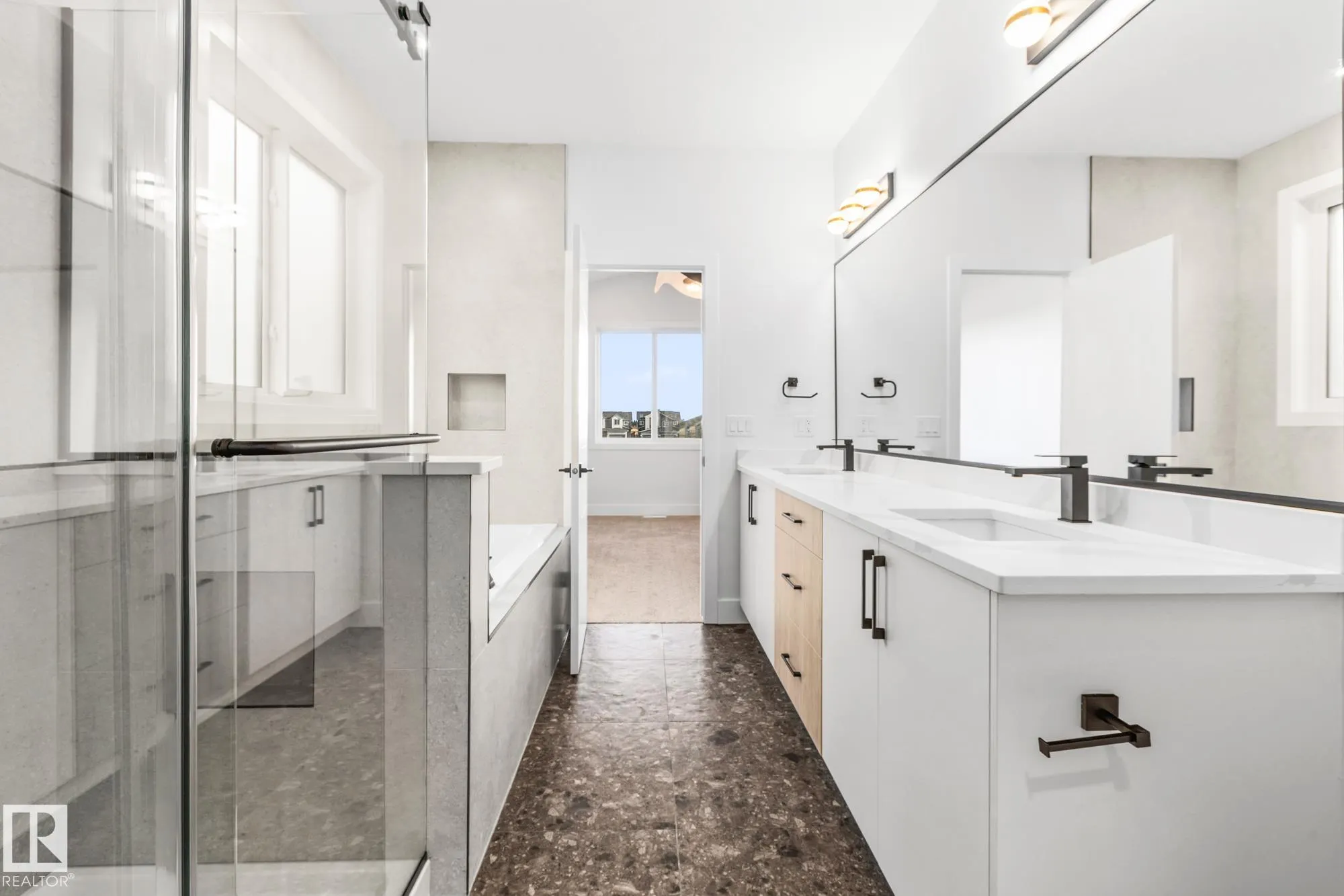 90 ELDRIDGE Point(e)