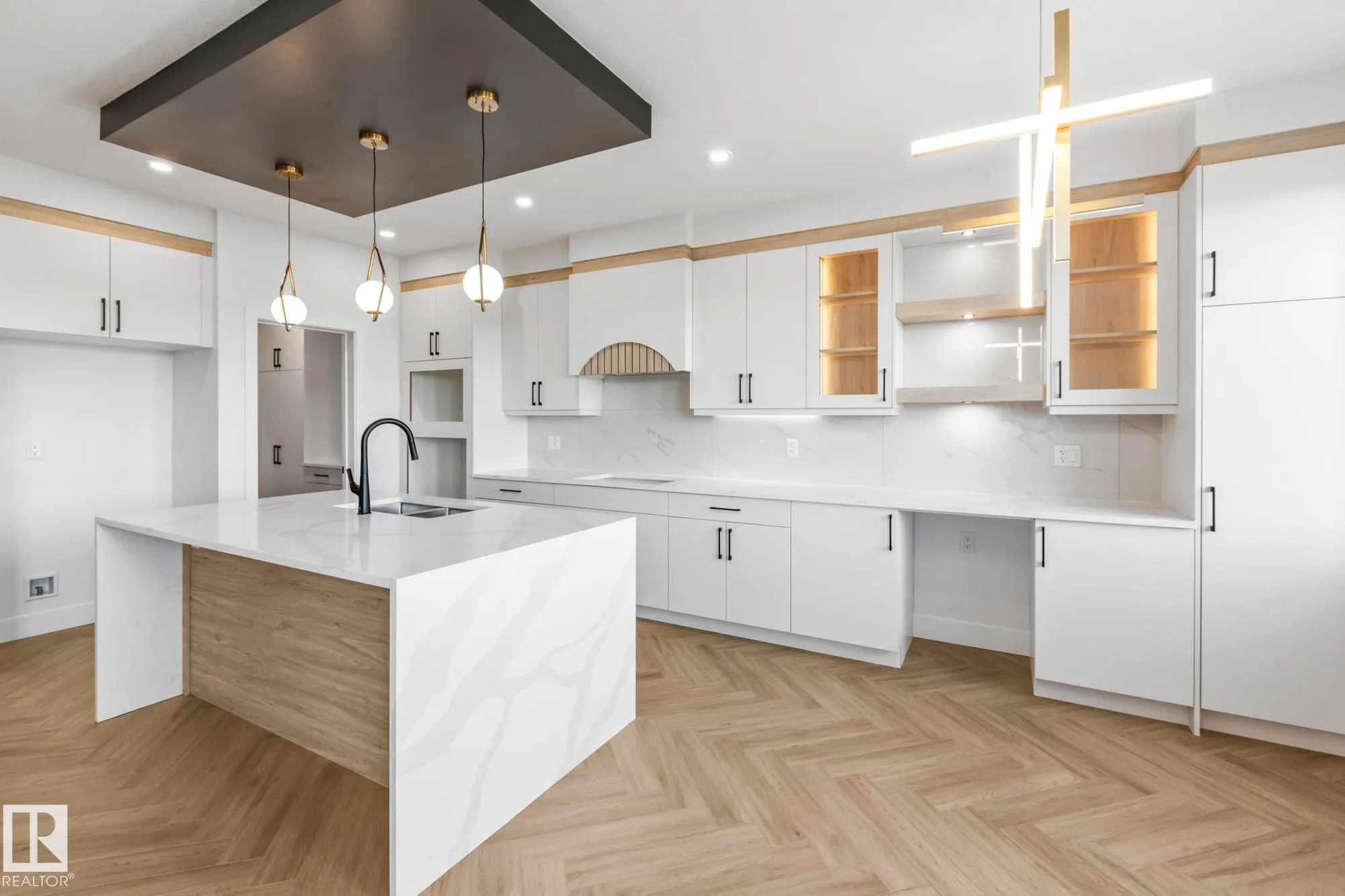 90 ELDRIDGE Point(e)